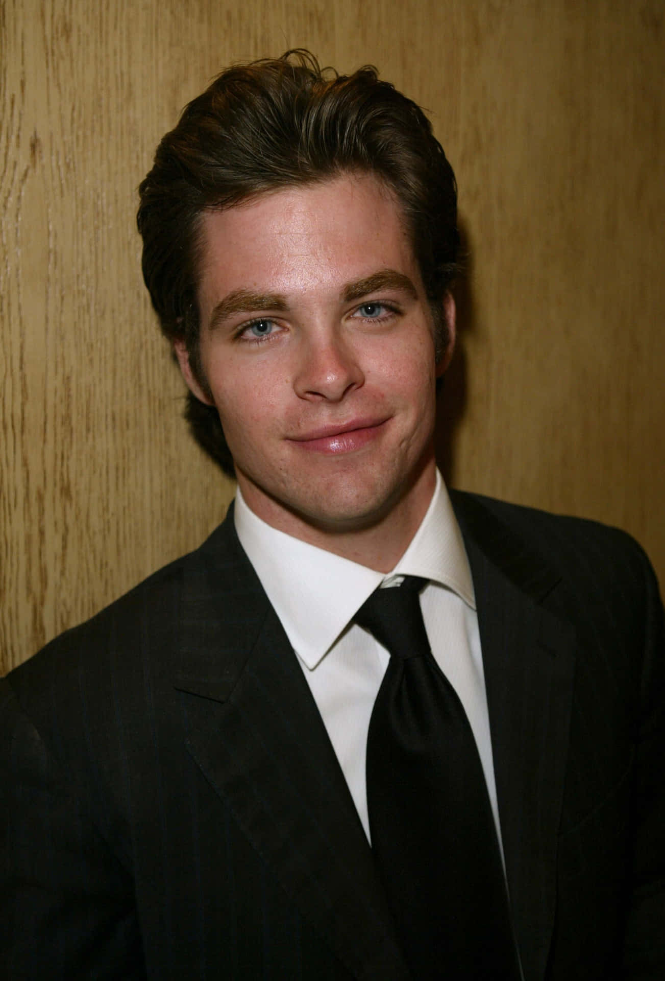 Download Chris Pine wallpaper