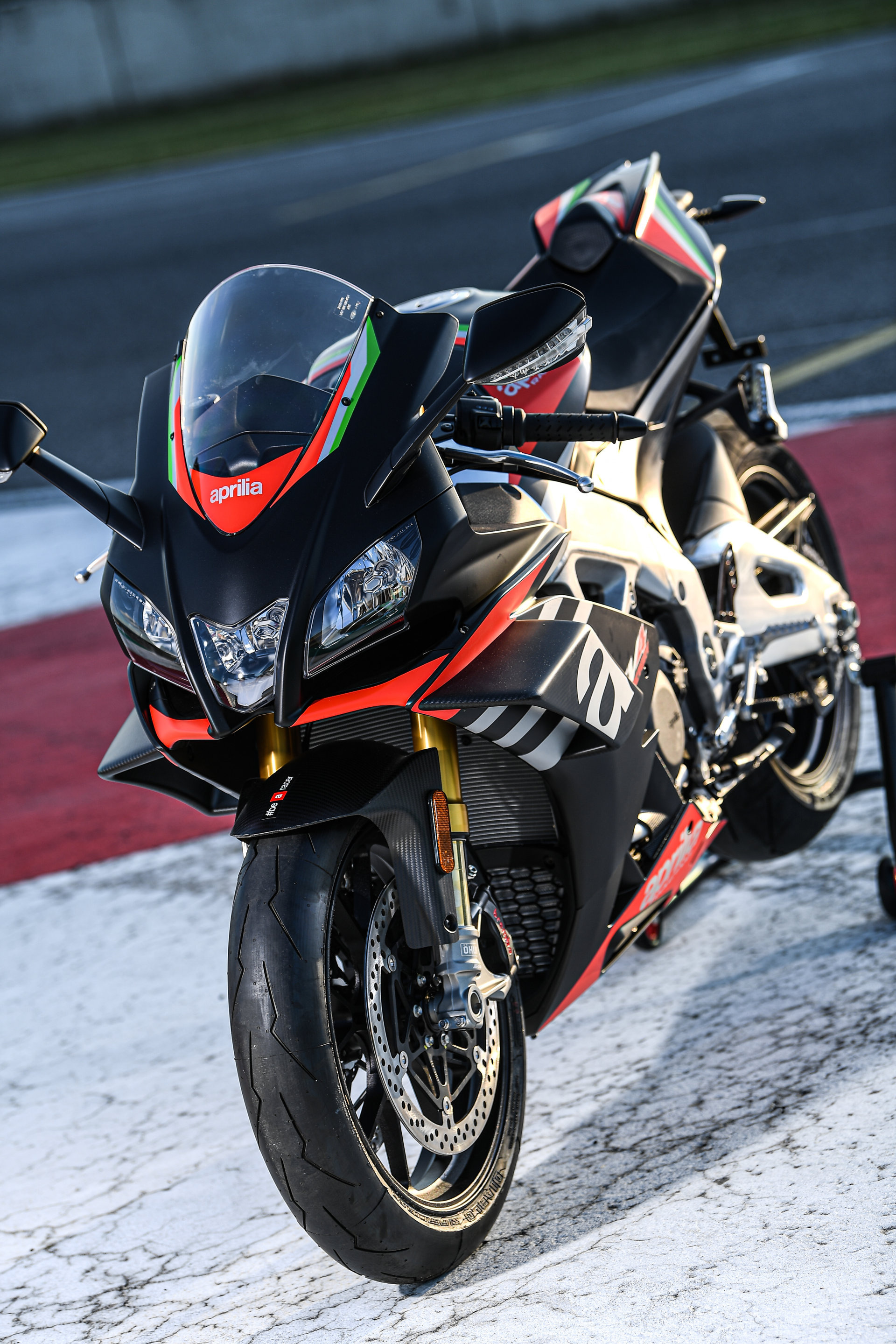 Aprilia RSV4 Wallpaper