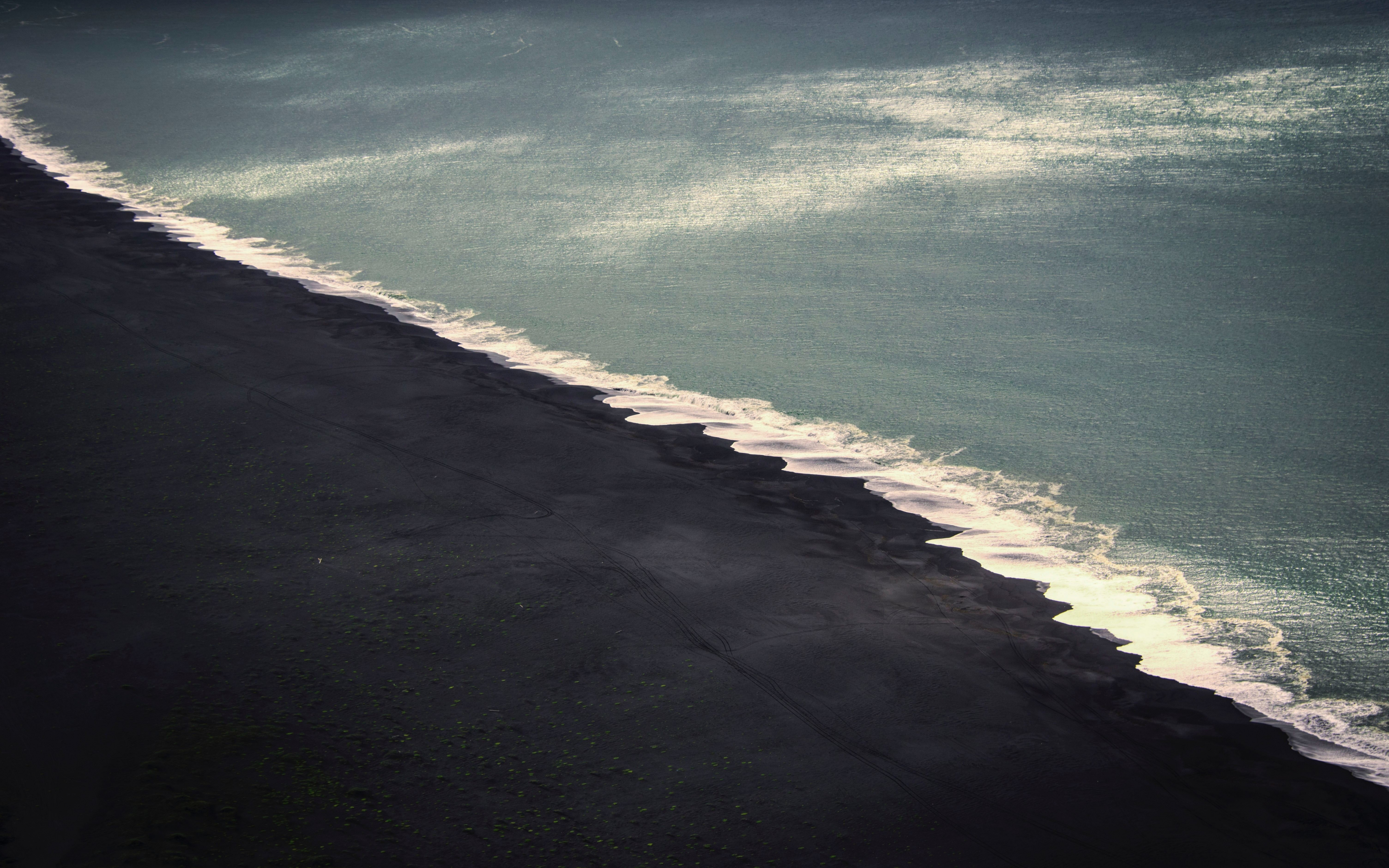 Download wallpaper 3840x2400 black