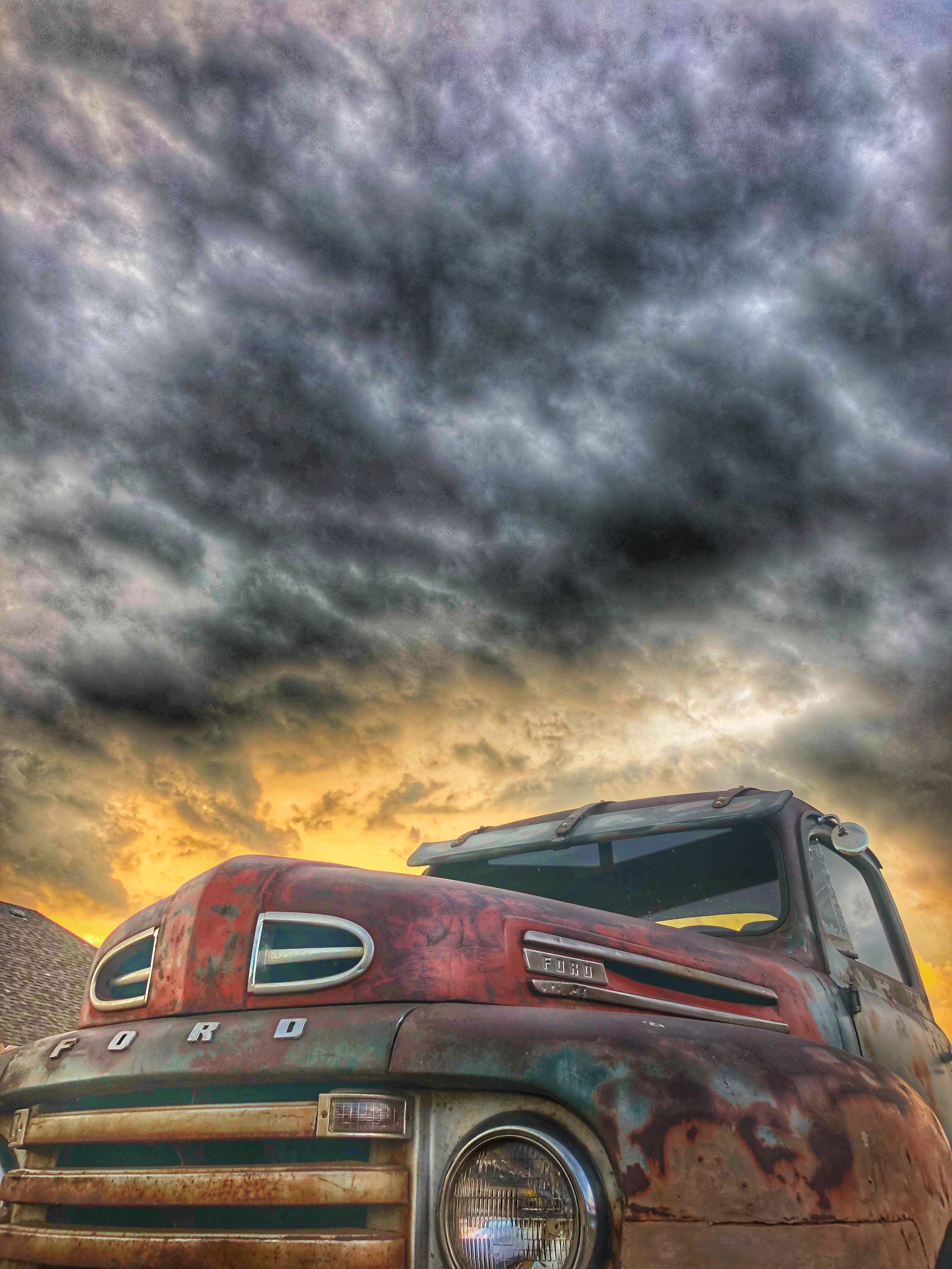 A Classic Ford Sunset • Fokal