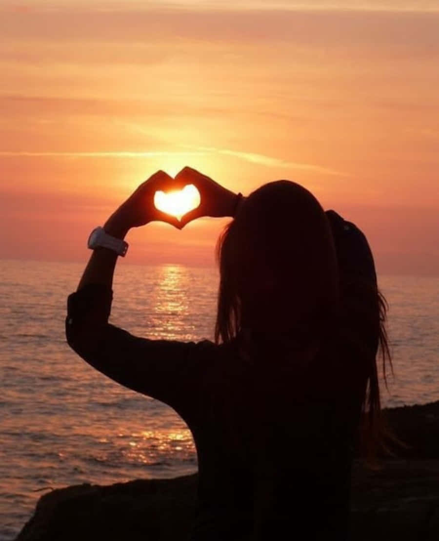 Download Girl Love Picture