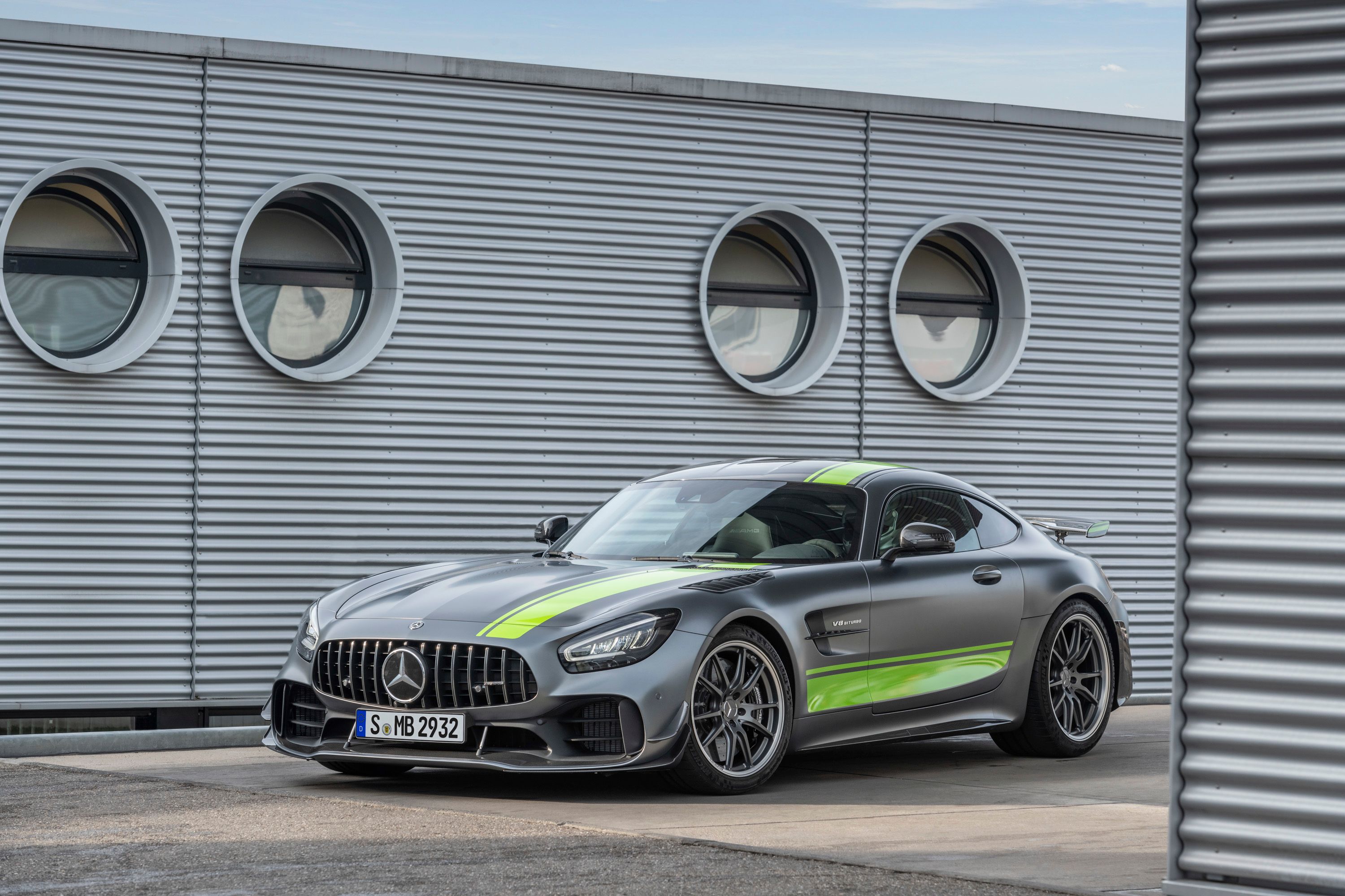 Mercedes AMG GT R