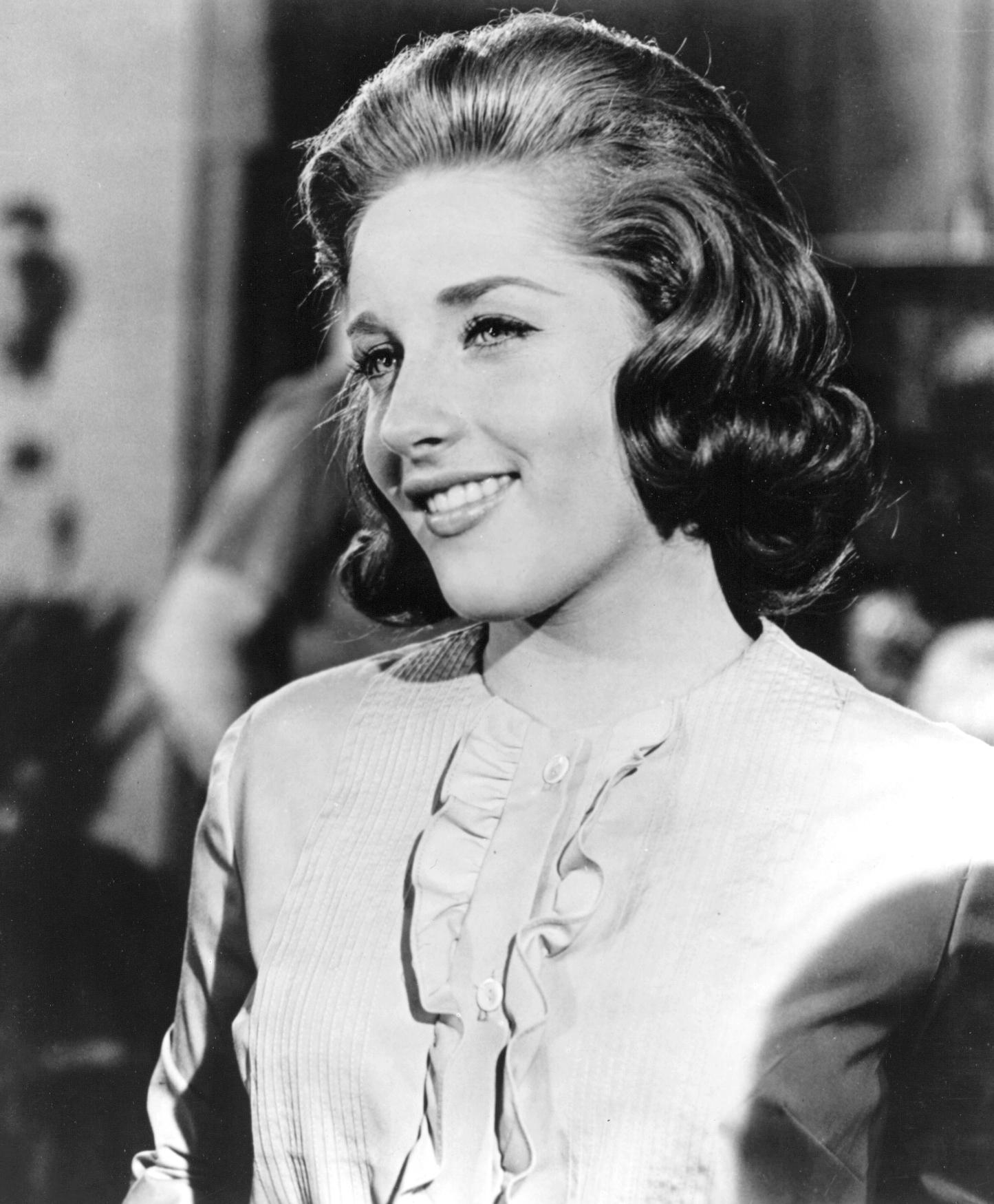 Lesley gore. Lesley gore в молодости. Лоис сассон гор лесли в молодости. Лесли гор певица. Lesley gore 1963.