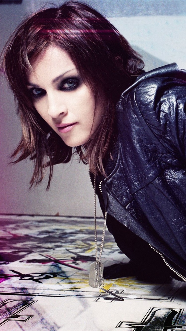 Madonna 01 750x1334 IPhone 8 7 6 6S