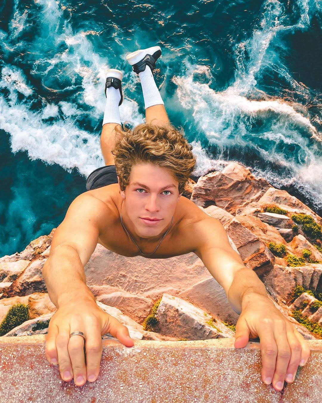 Download Ben Azelart Hanging On