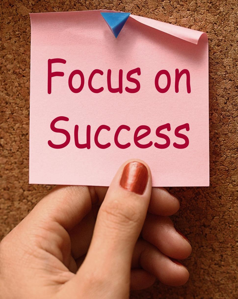 Success Note Shows Achieving Goals