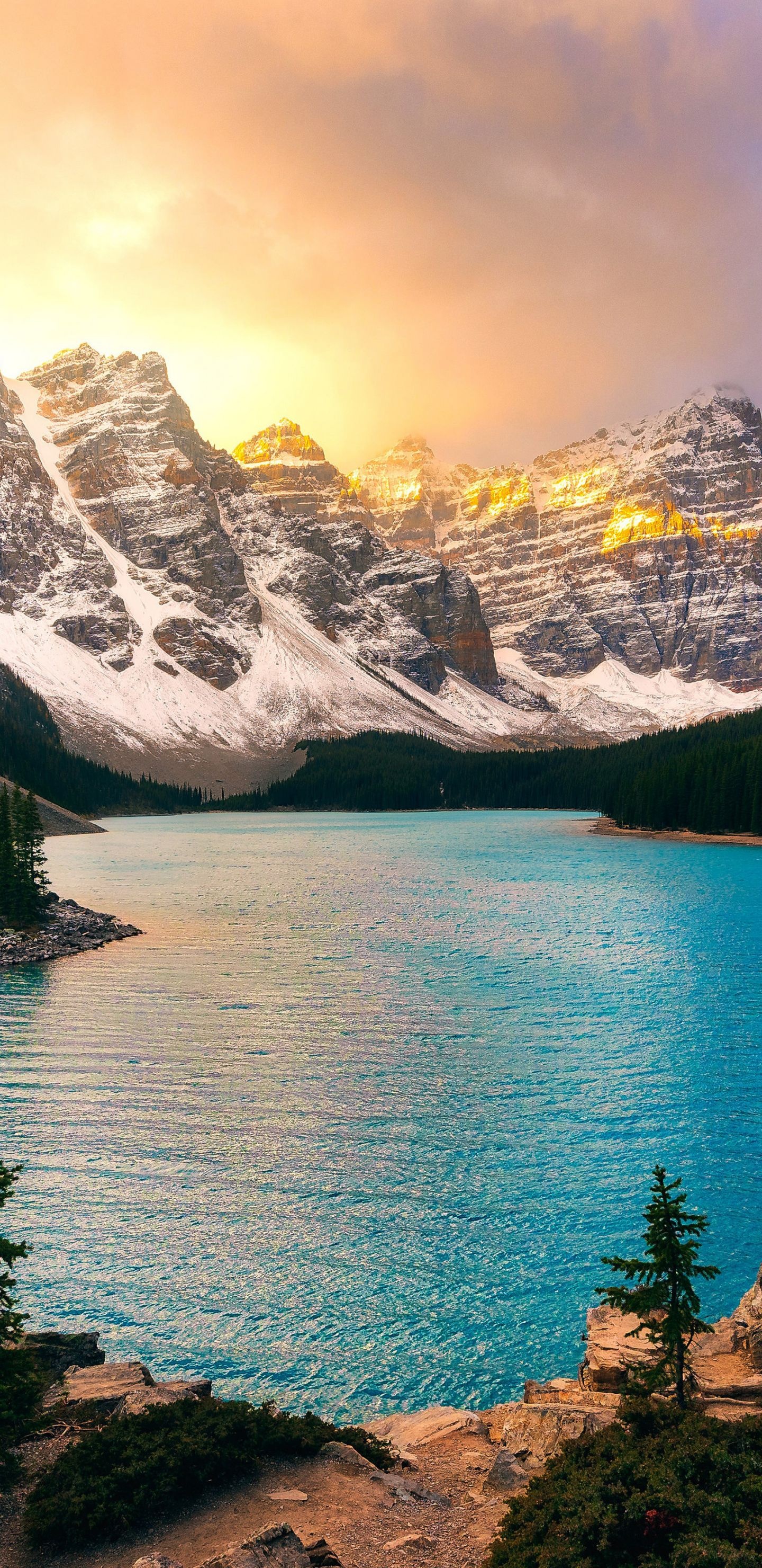 Moraine Lake Wallpaper