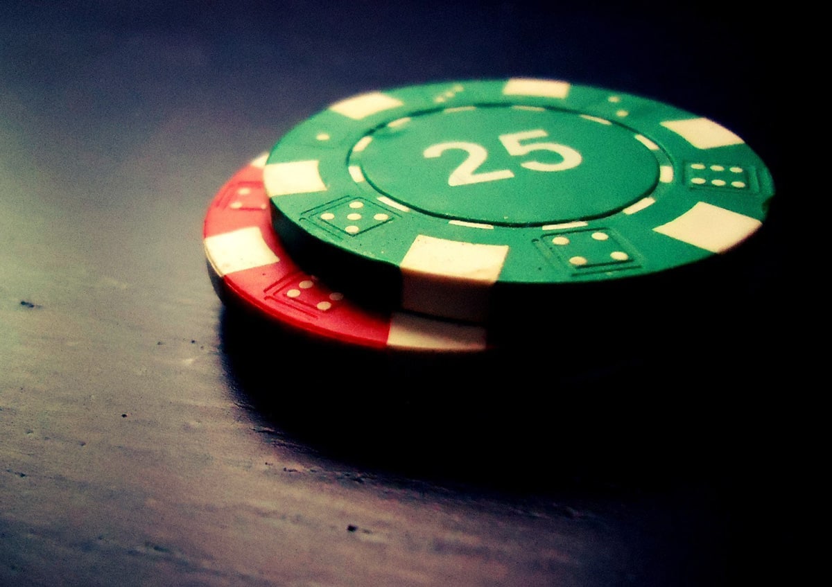 Common Poker Tells. Aces Wild