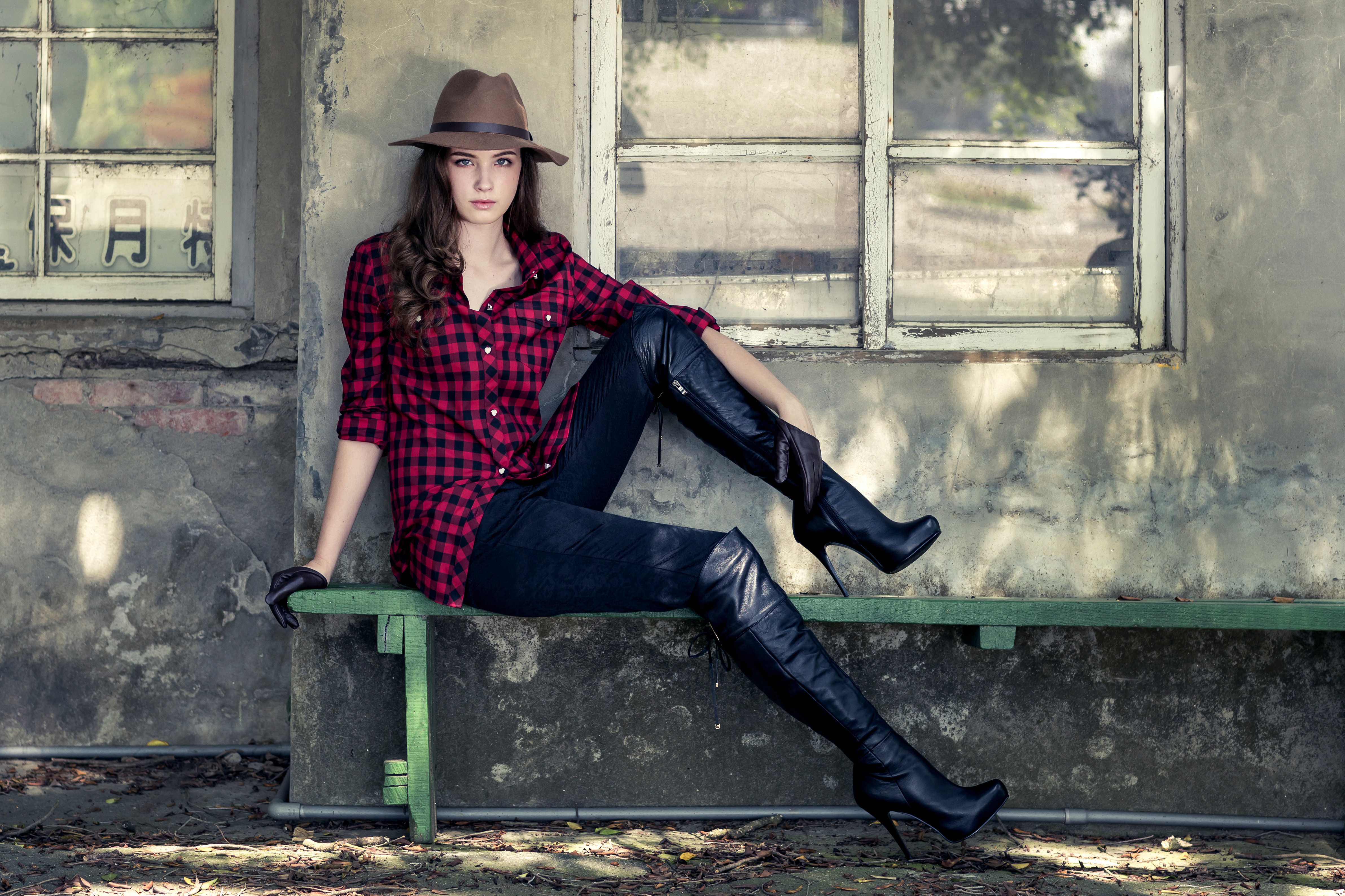 Boots Woman Model 4k Ultra HD Wallpaper