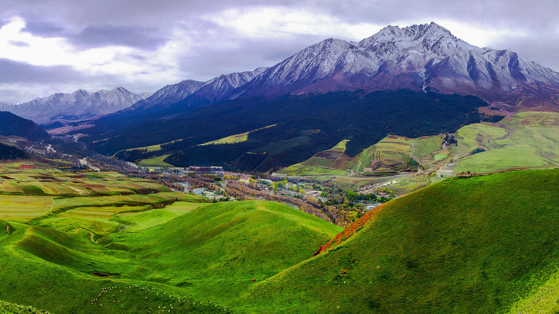 Landscape with Zhuo'er mountain, Qilian