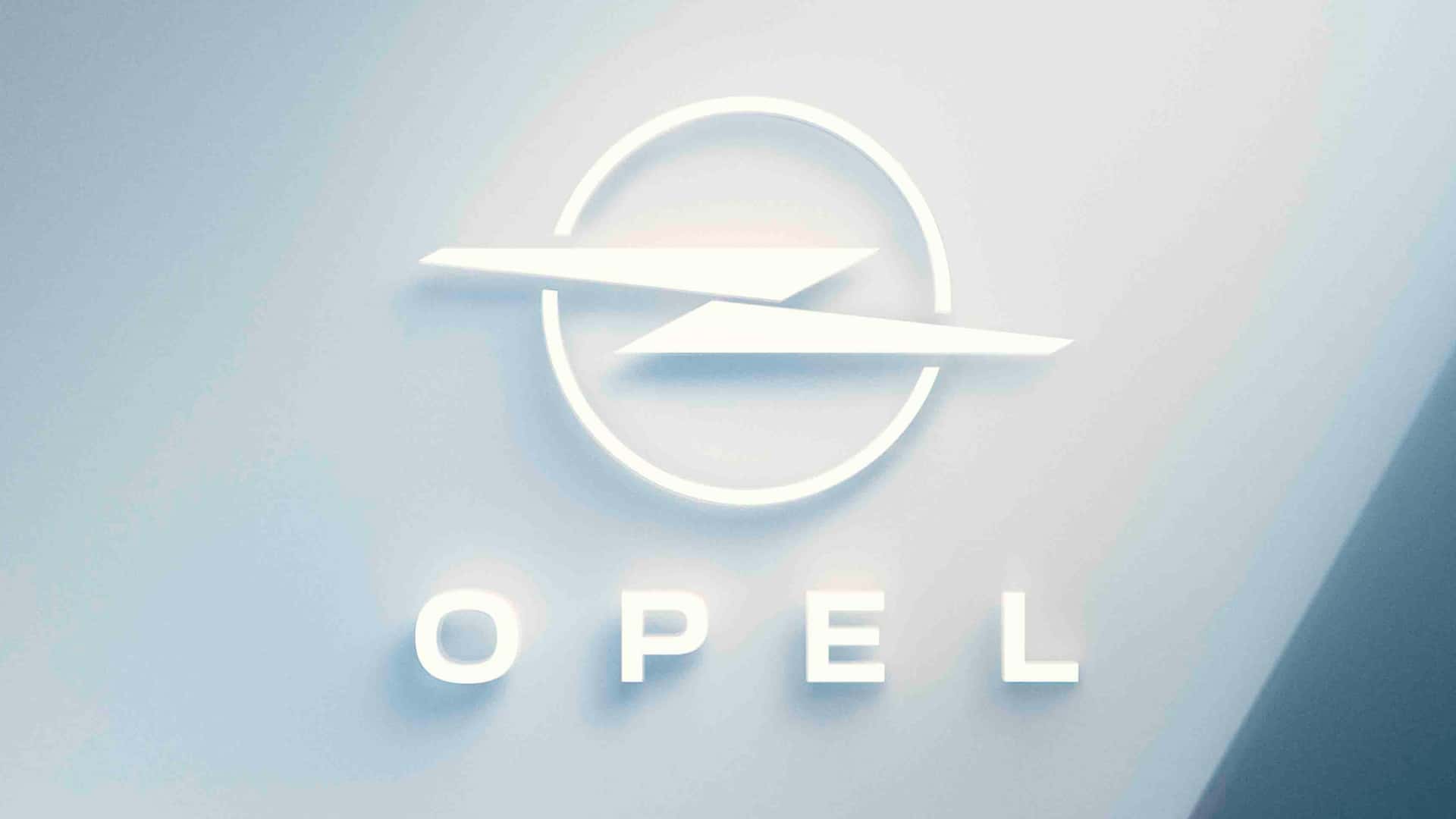 Opel Introduces New Logo, Arrives On