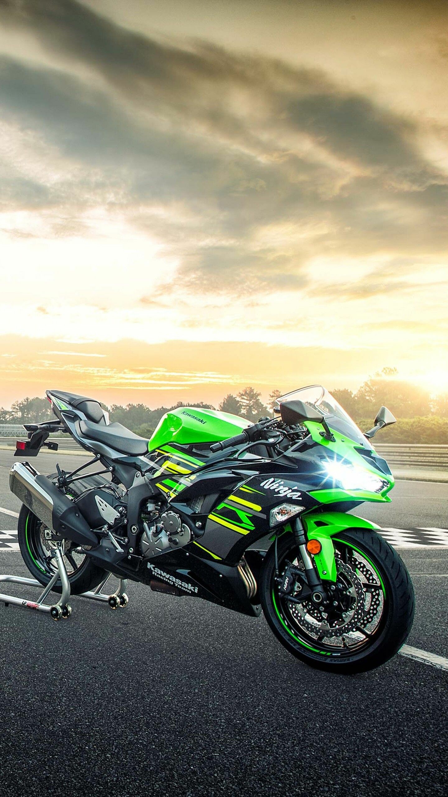 Kawasaki Ninja ZX Wallpaper
