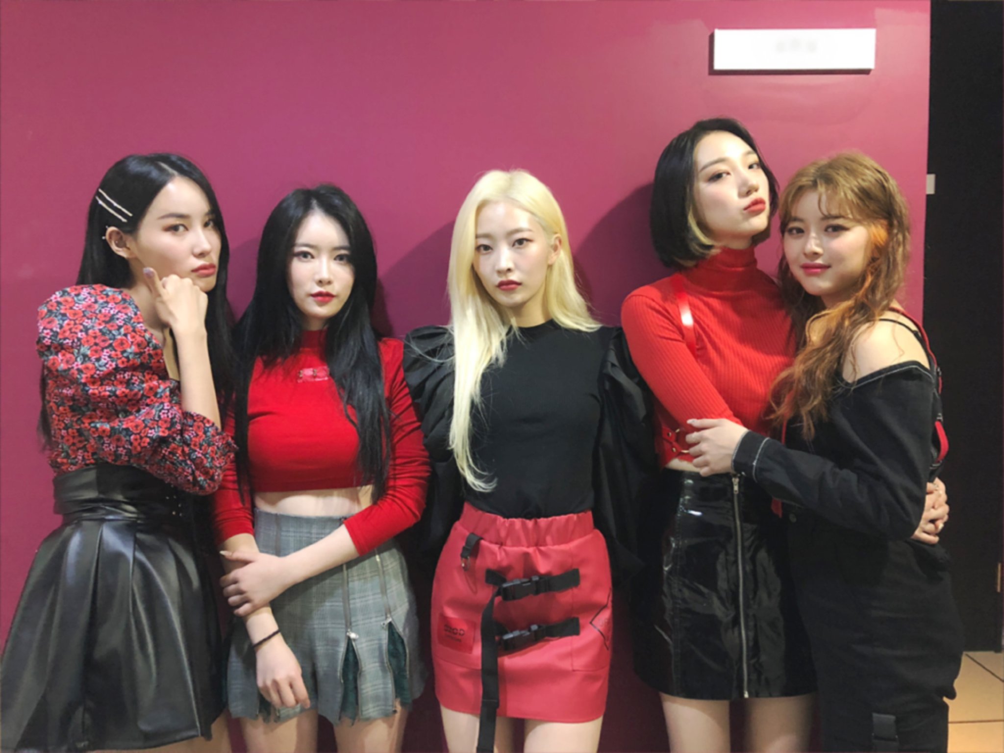 NEED KYUNGWON AND EUNWOO