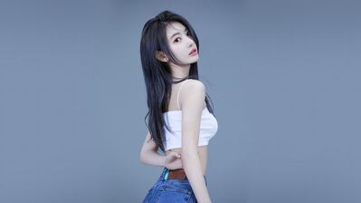 Sakura LE SSERAFIM 4K Wallpaper iPhone