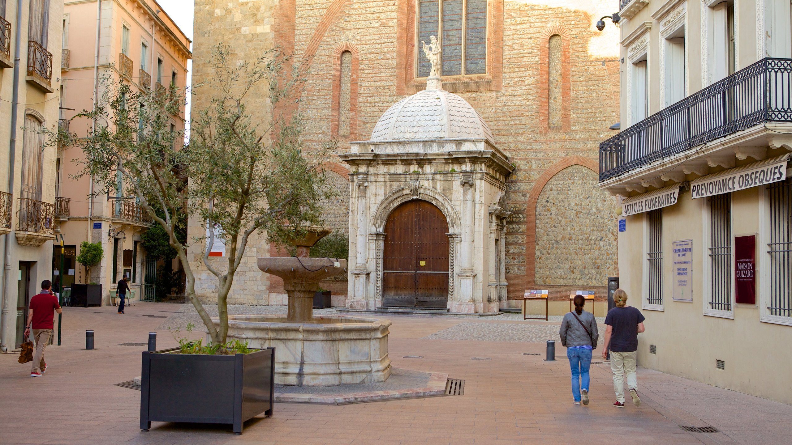 Perpignan Travel Guide: Best