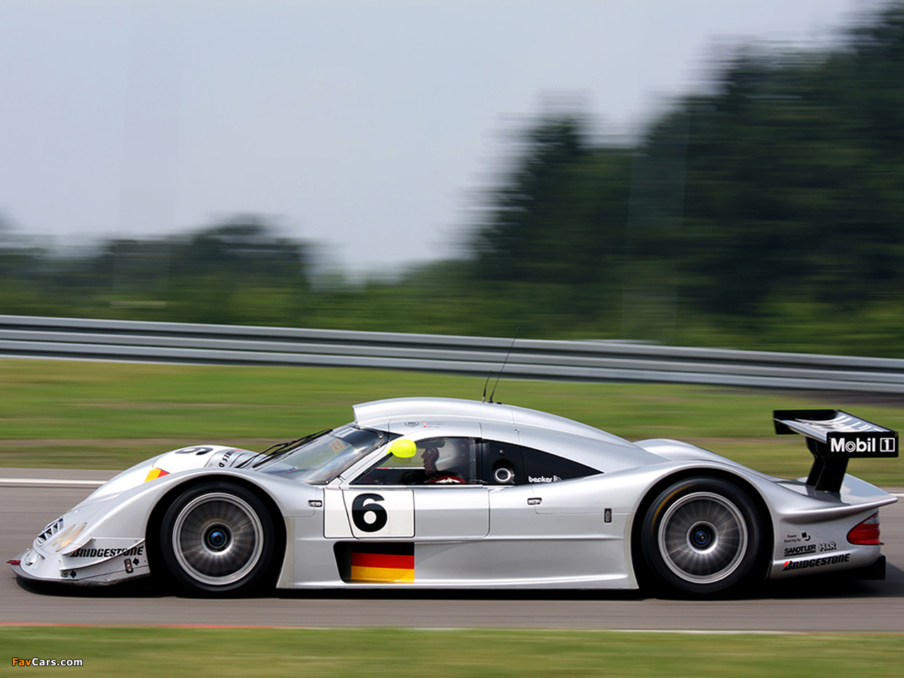 Mercedes Benz CLR 1999 Wallpaper