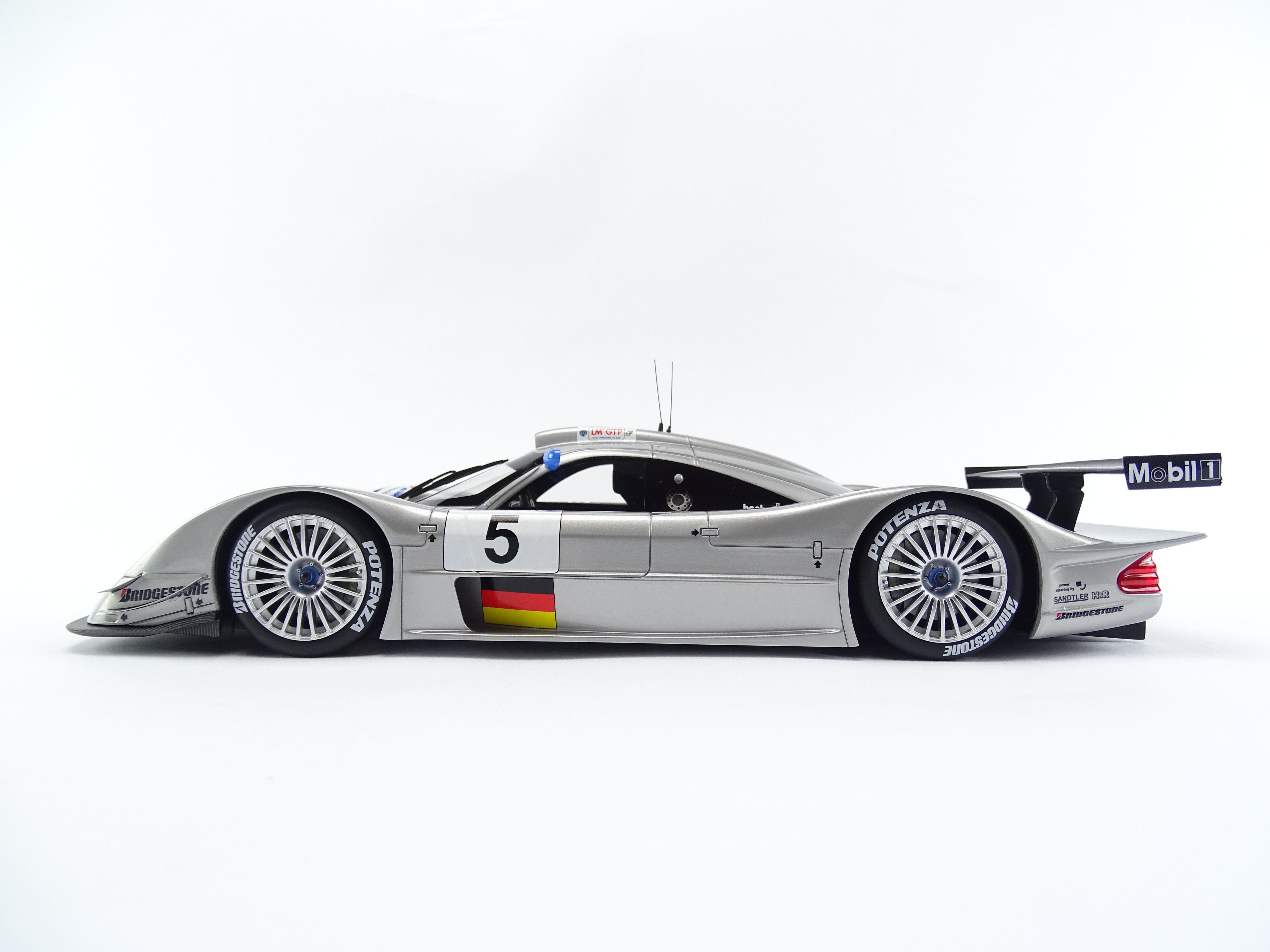 Mercedes Benz CLR By Ivy Model Merit 1