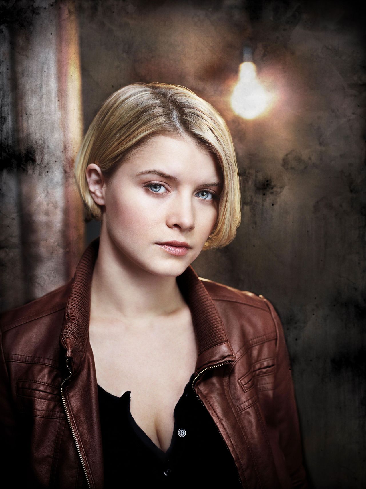 Sarah Jones as Detective Rebecca Madsen