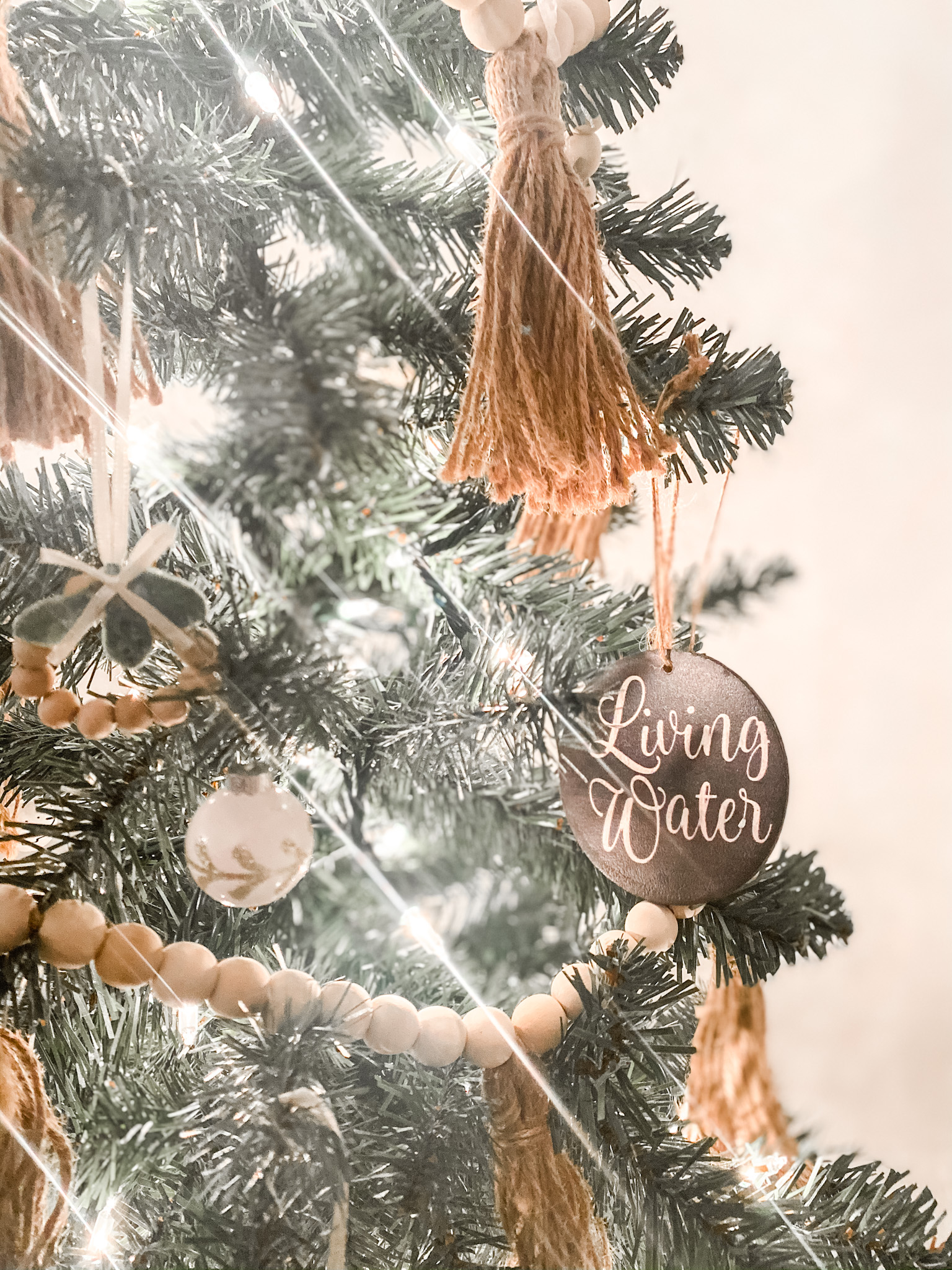Neutral Rustic Christmas Decor Budget