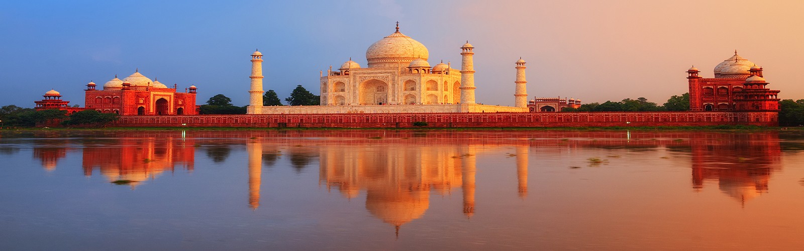 Famous Monuments to Visit In India