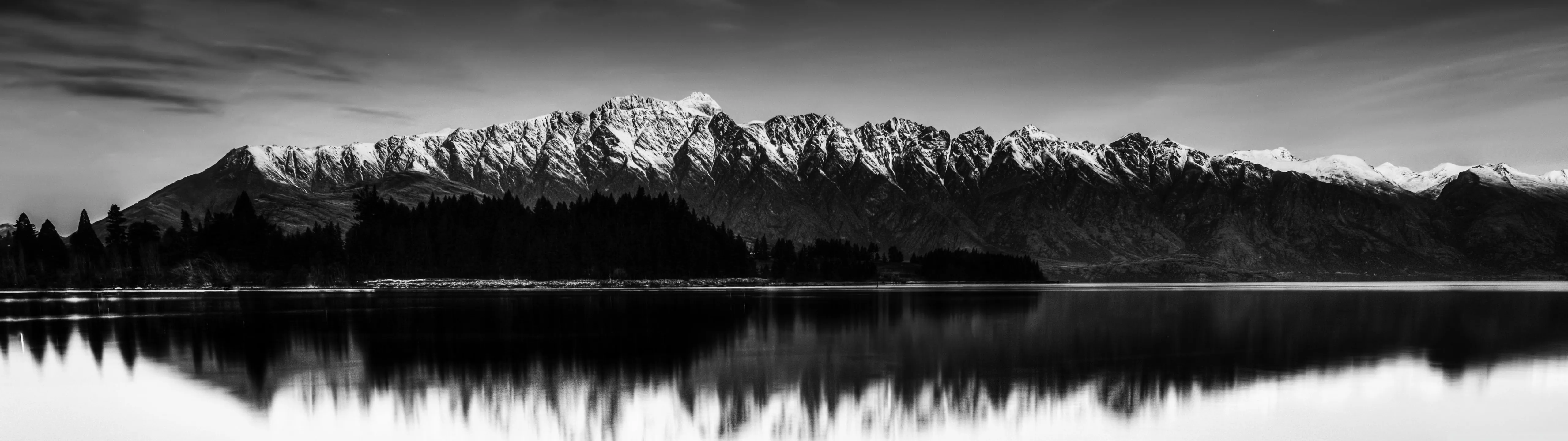 Monochrome Ultra HD Wallpaper