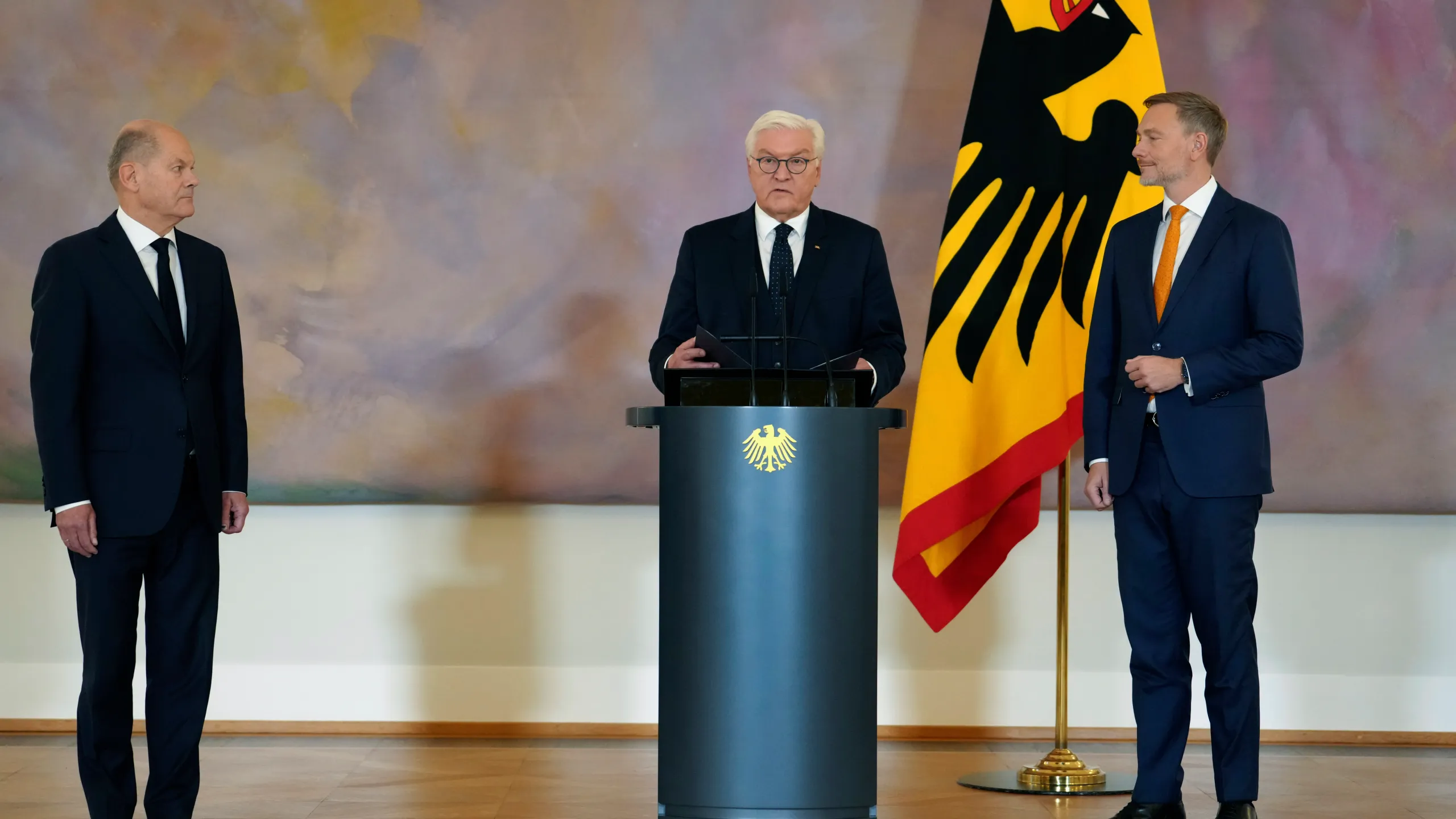 Germany's coalition collapses