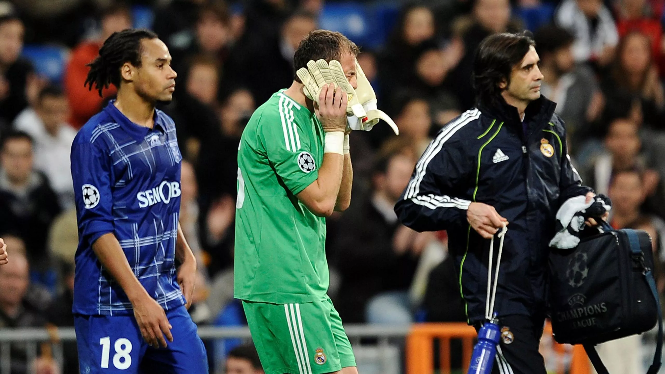 Dudek out with broken jaw