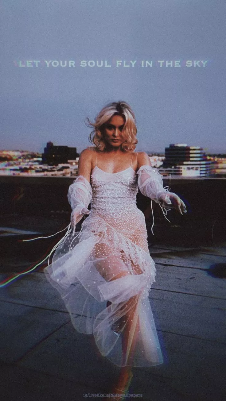 Zara Larsson Aesthetic Wallpaper