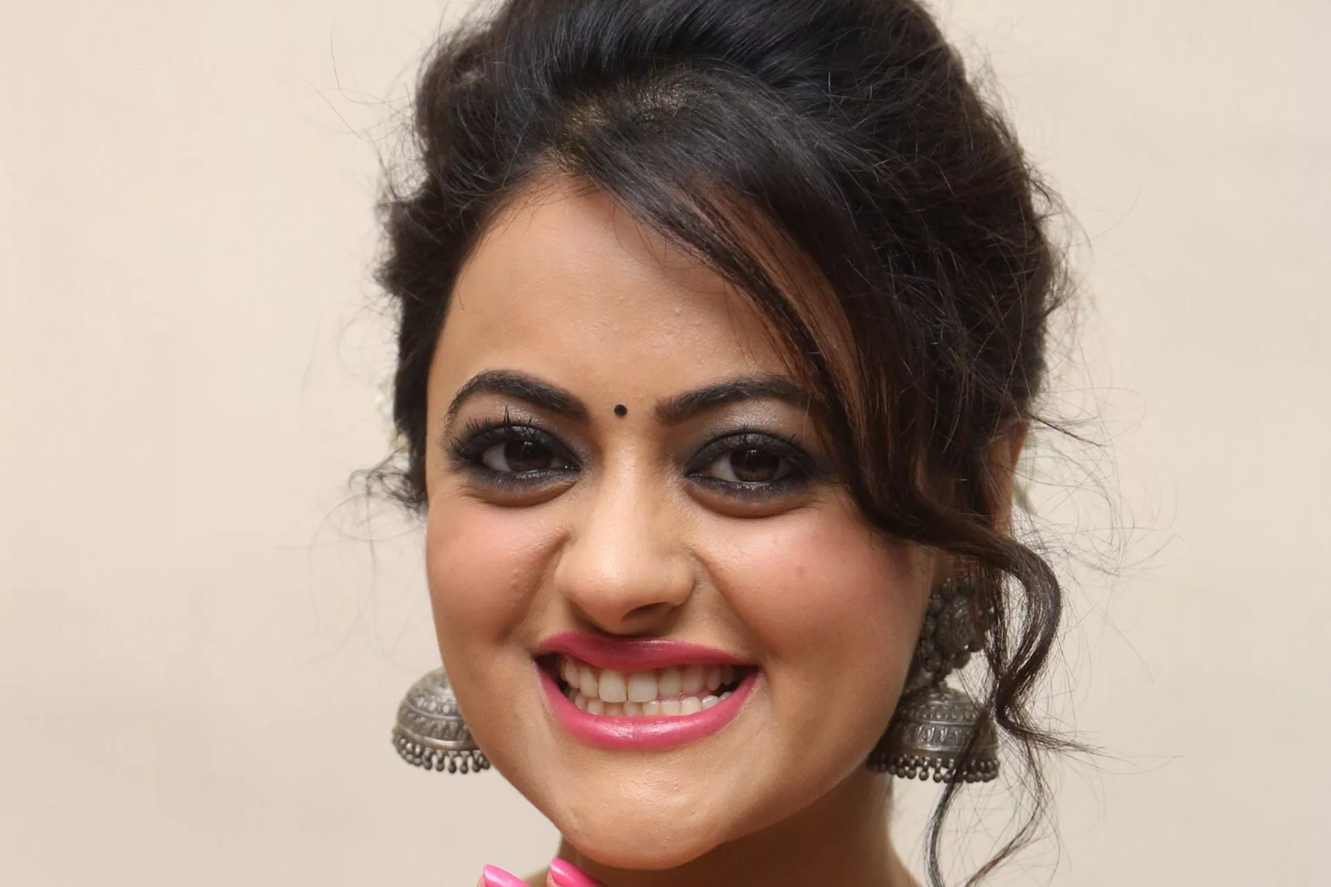 Shruti Sodhi Desktop Widescreen