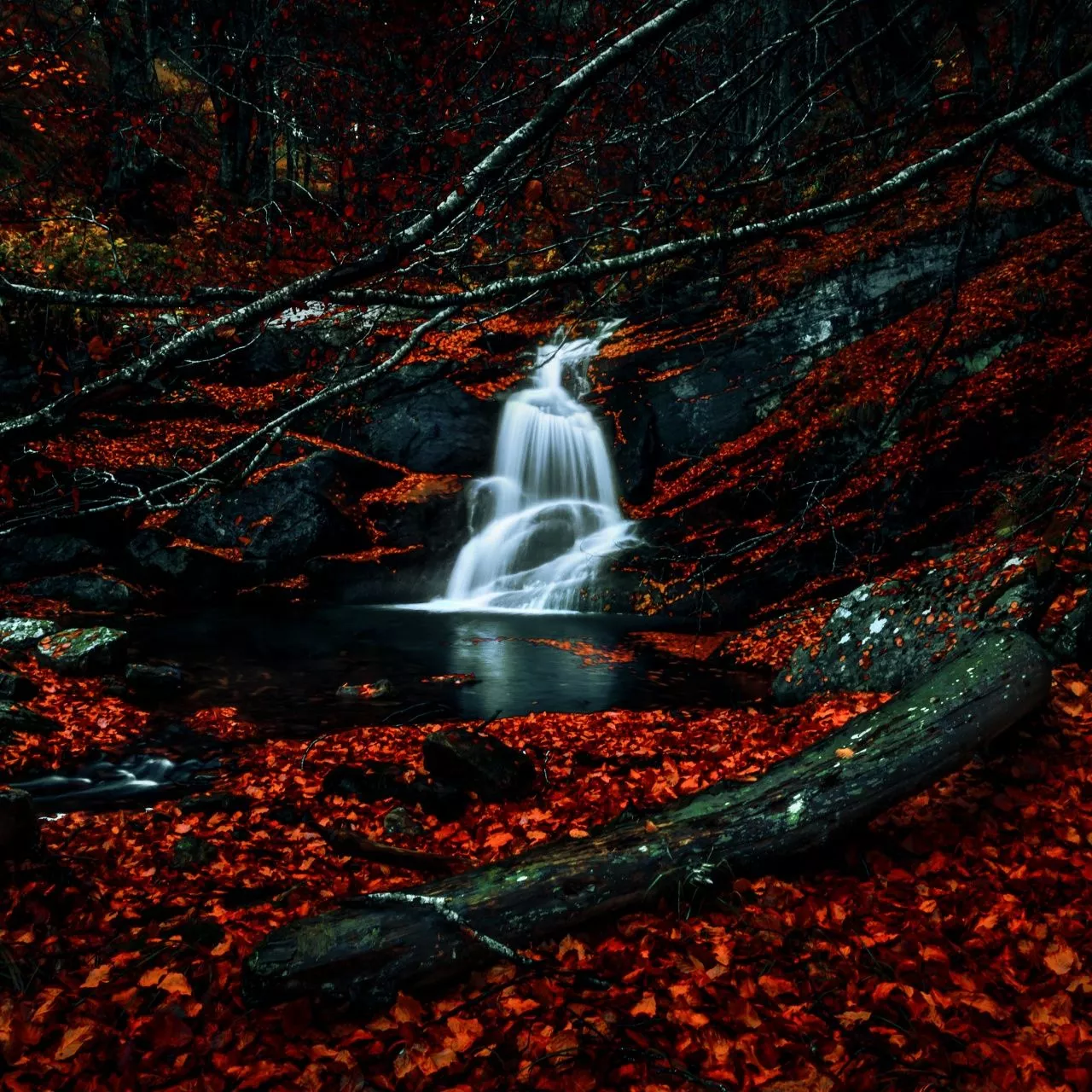 Waterfalls Wallpaper 4K, Autumn, Dark