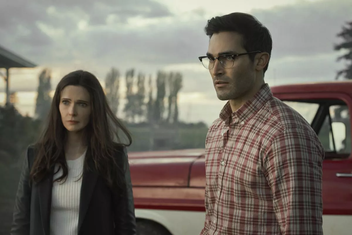 Tyler Hoechlin and Elizabeth Tulloch
