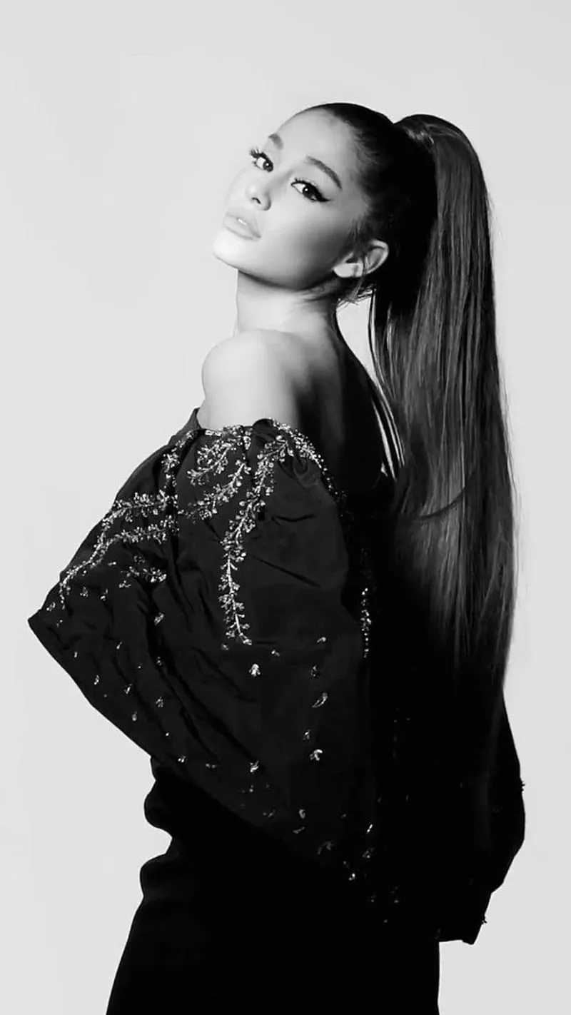 HD ariana grande artist wallpaper