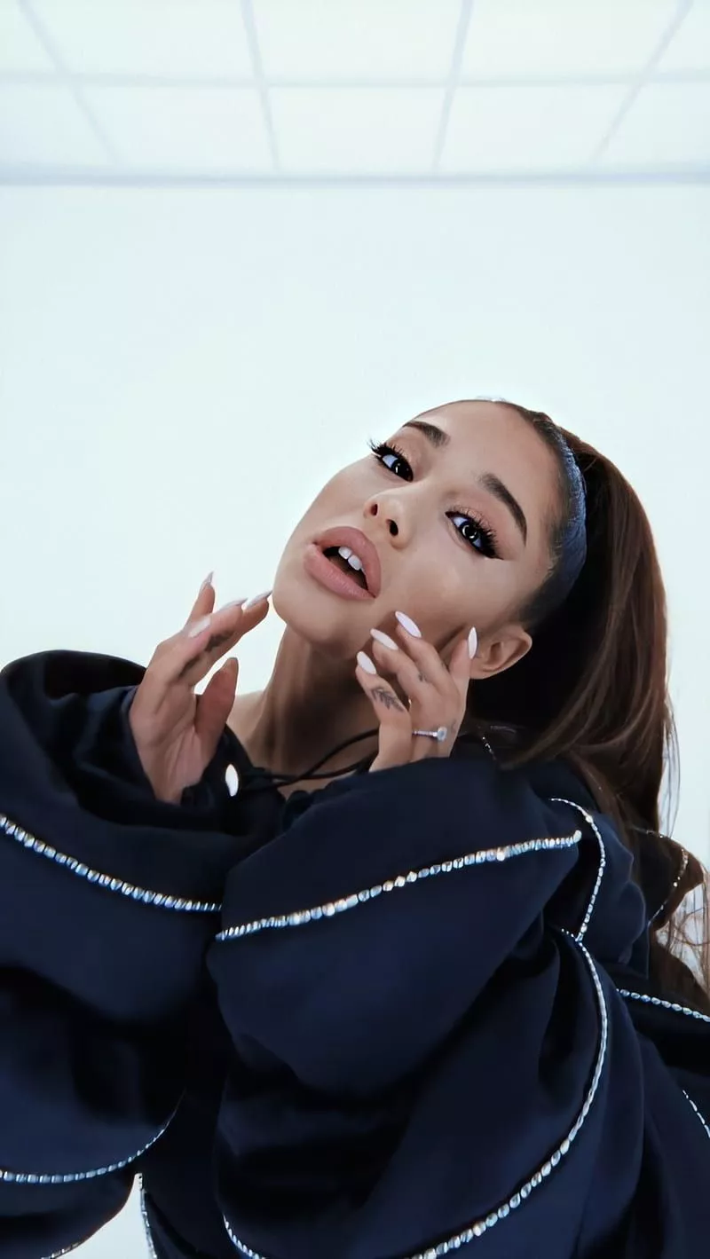 HD arianagrande wallpaper