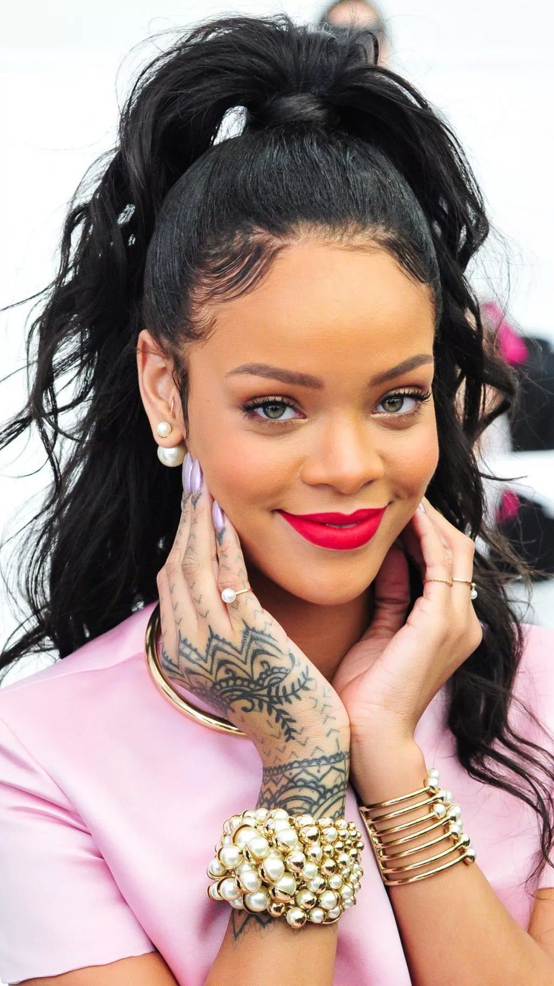 Rihanna Wallpaper APK for Android Download