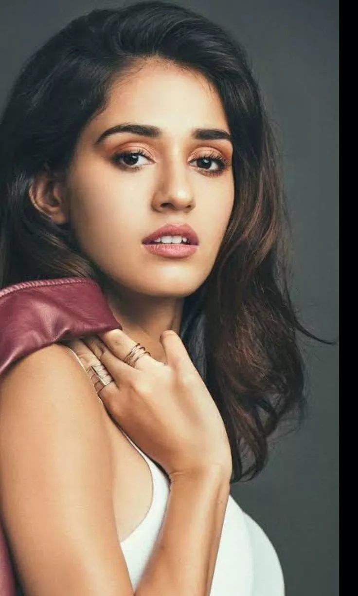 Disha patni HD wallpaper
