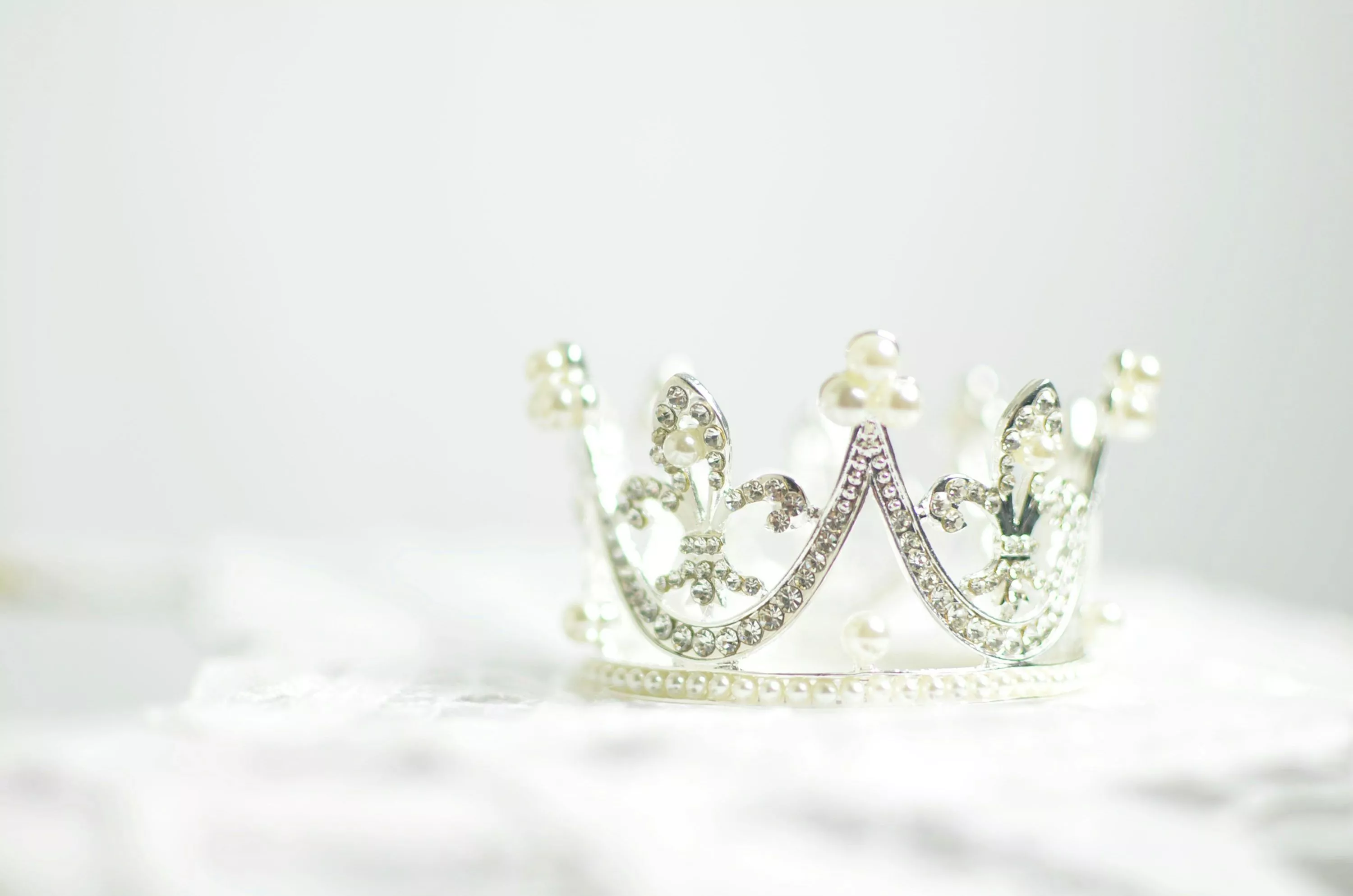 50,Tiara Picture. Download Free