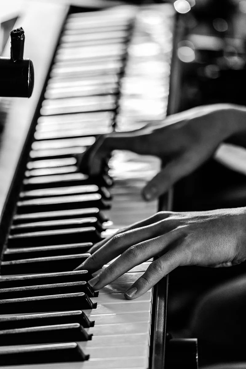 Cool 2025 piano background