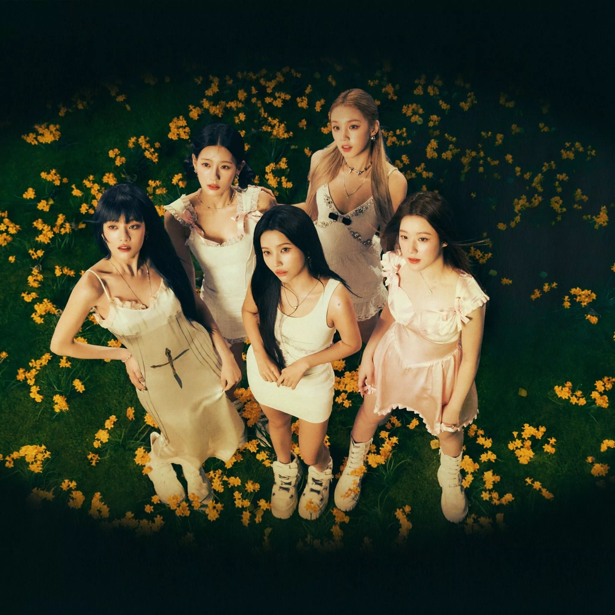 Dark background, 5K, Girl group