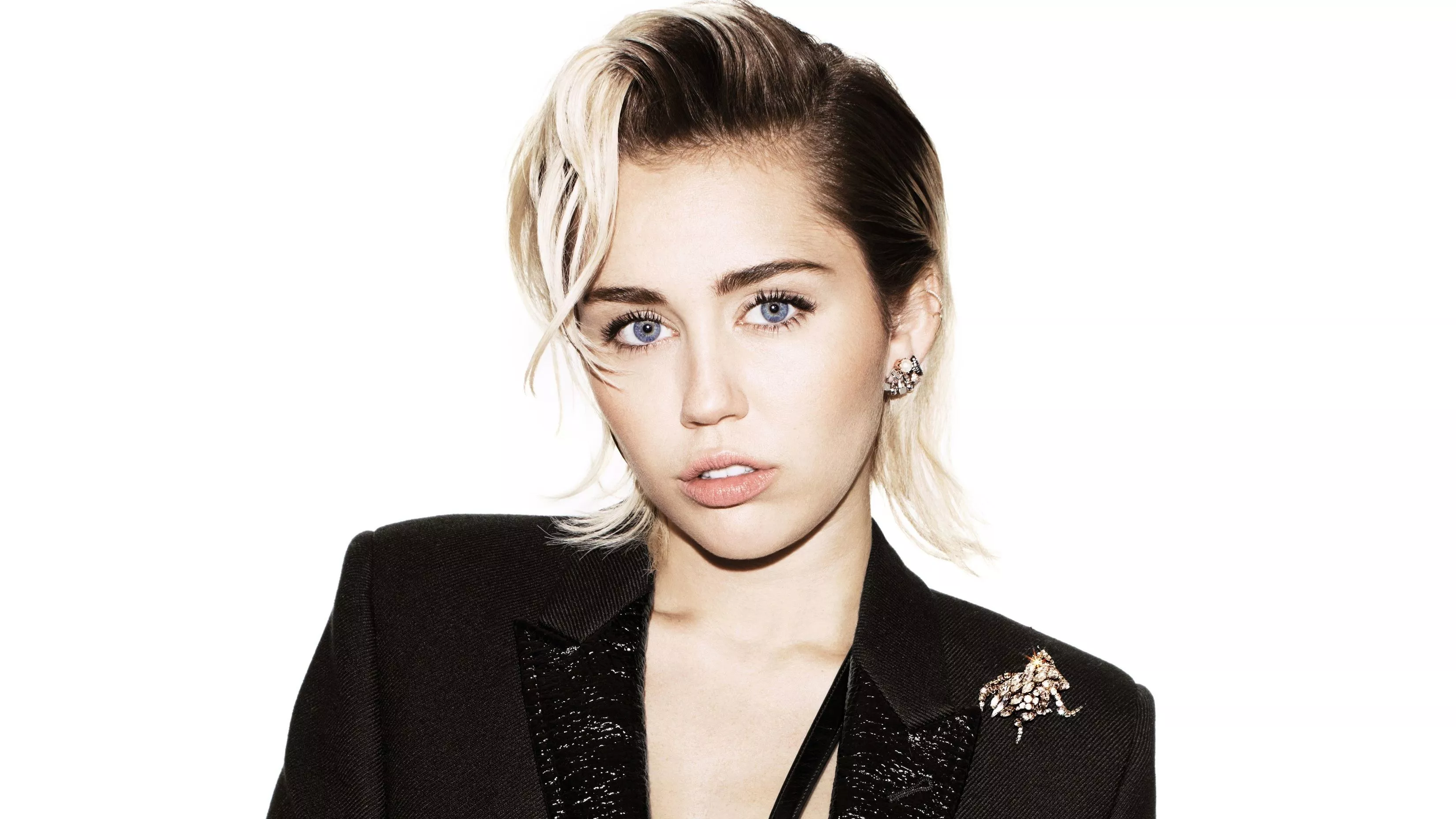 Miley Cyrus Model Shots Official Wallpaper