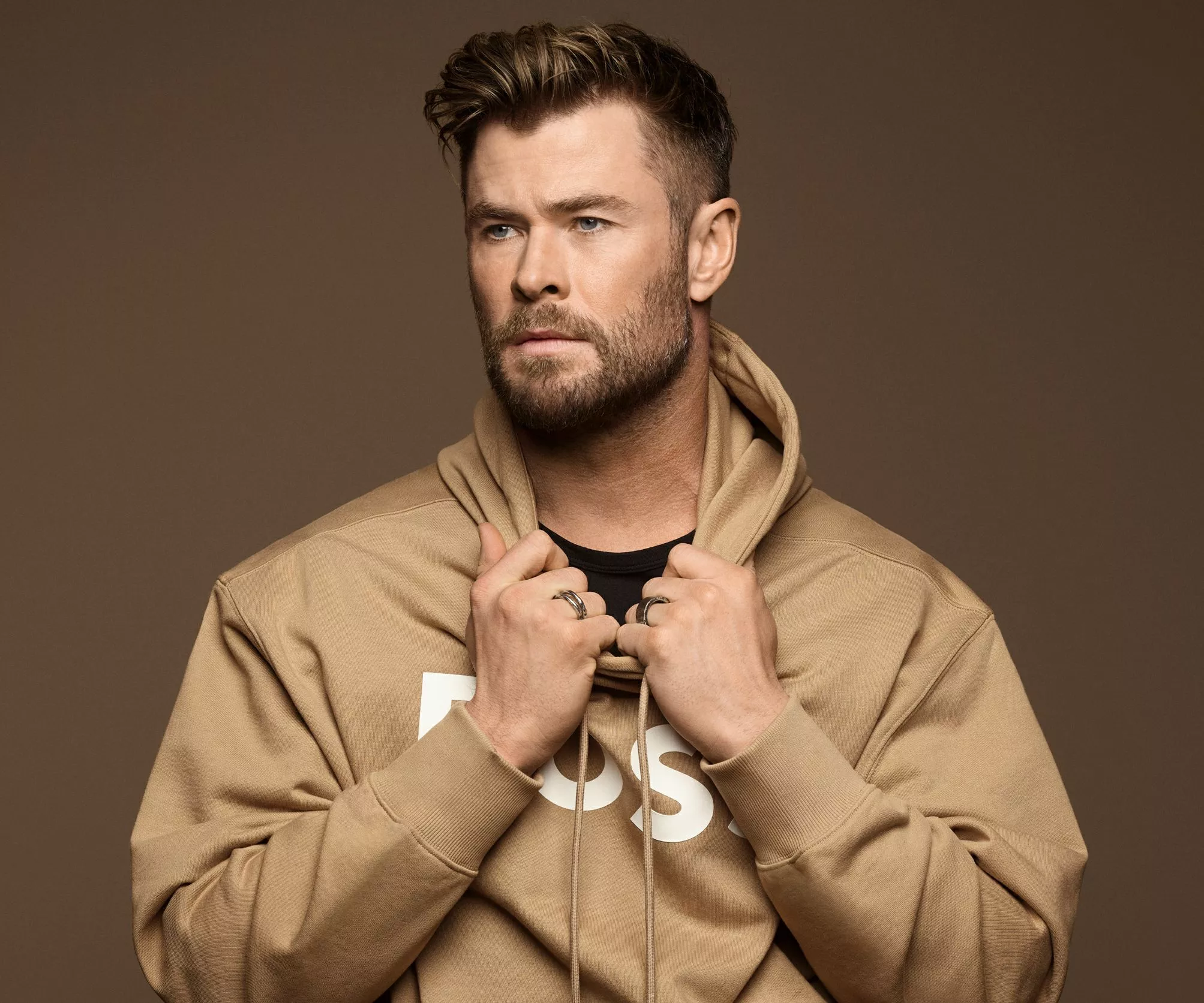 Celebrity Chris Hemsworth HD Wallpaper