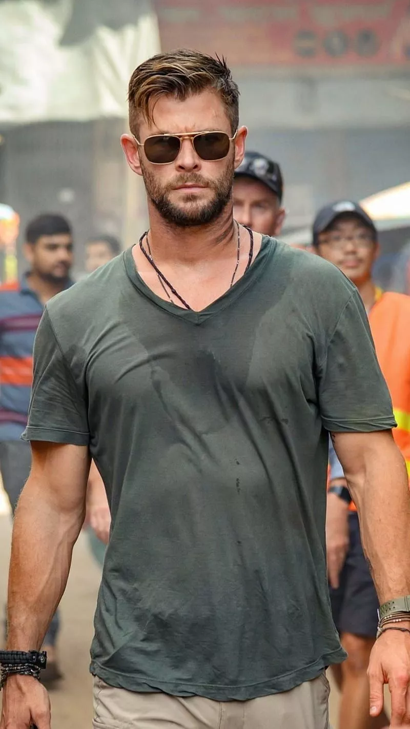 HD chris hemsworth 2020 wallpaper