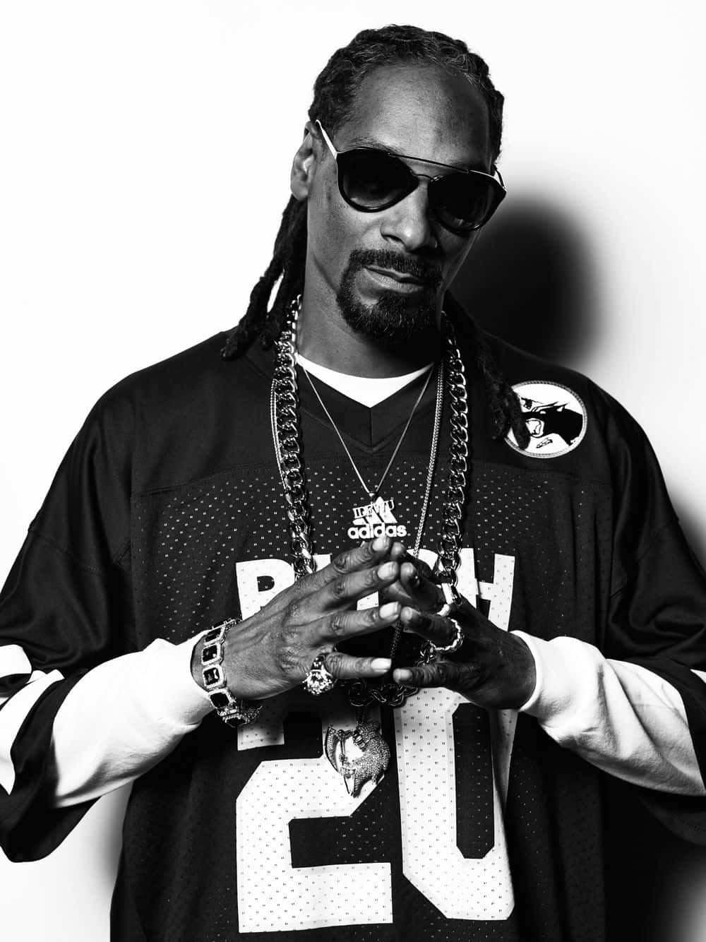 Download Young Snoop Dogg giving an