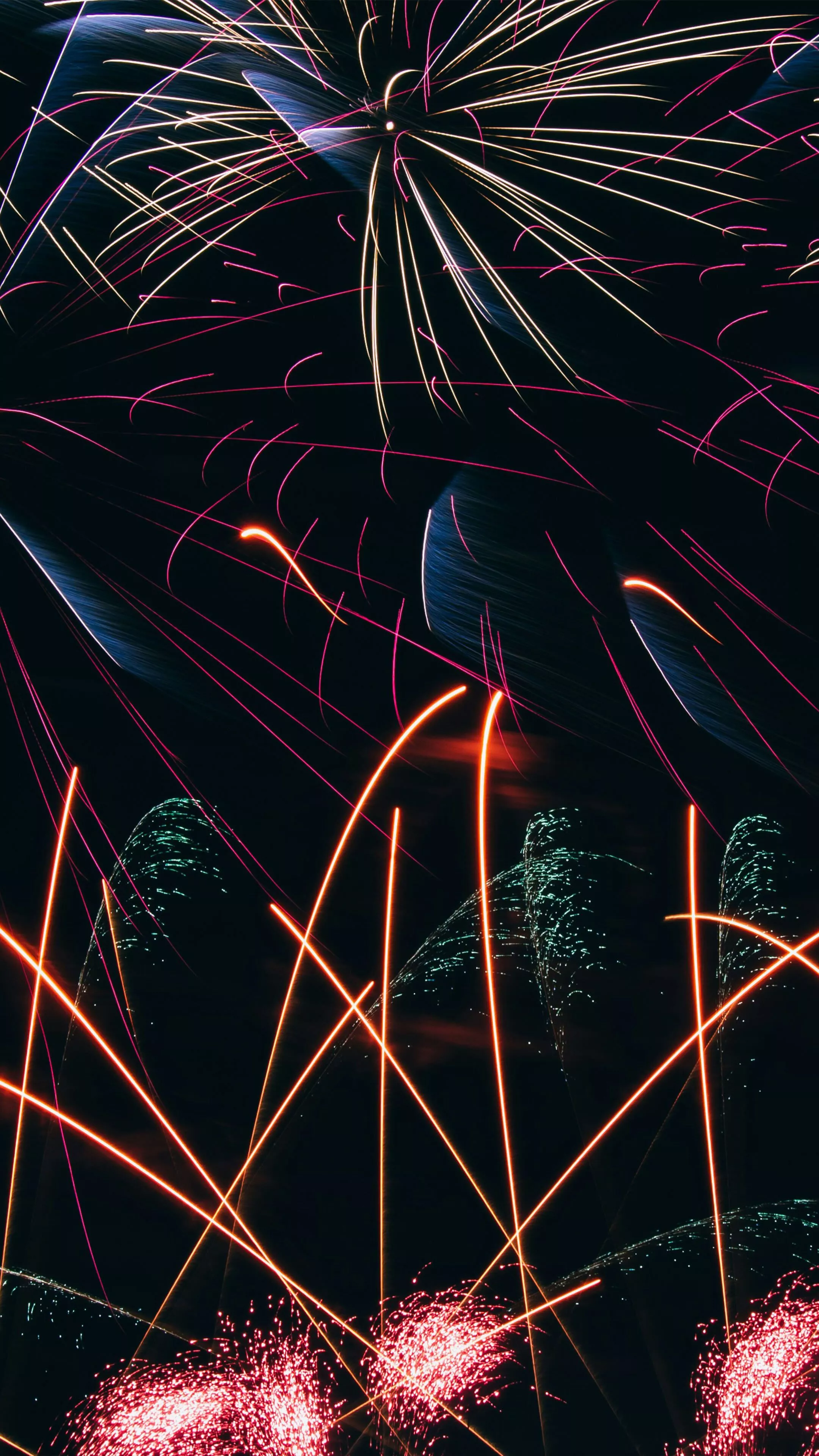 Year 2025 Fireworks 4K Ultra HD Mobile