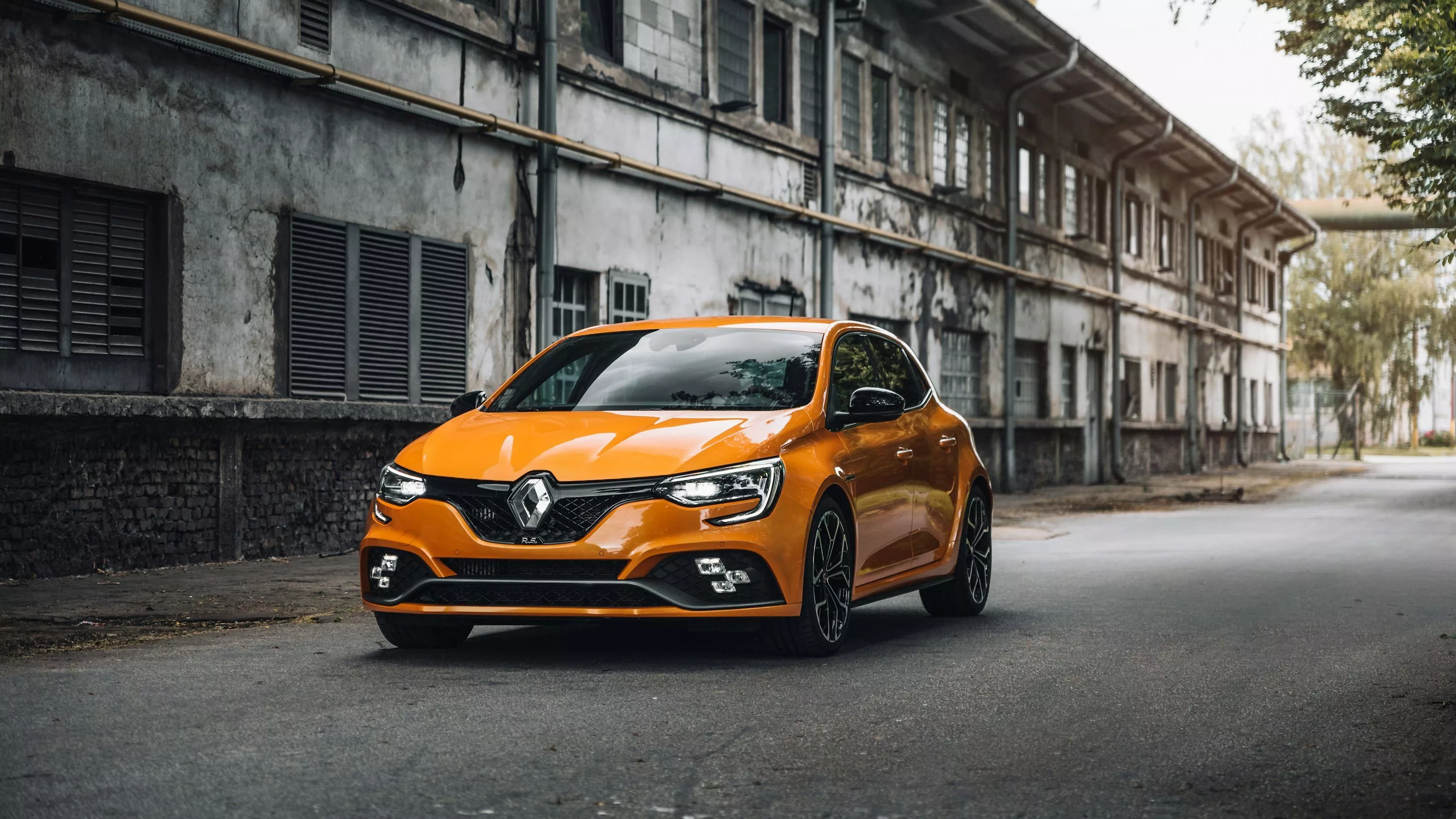 30,Renault Picture. Download