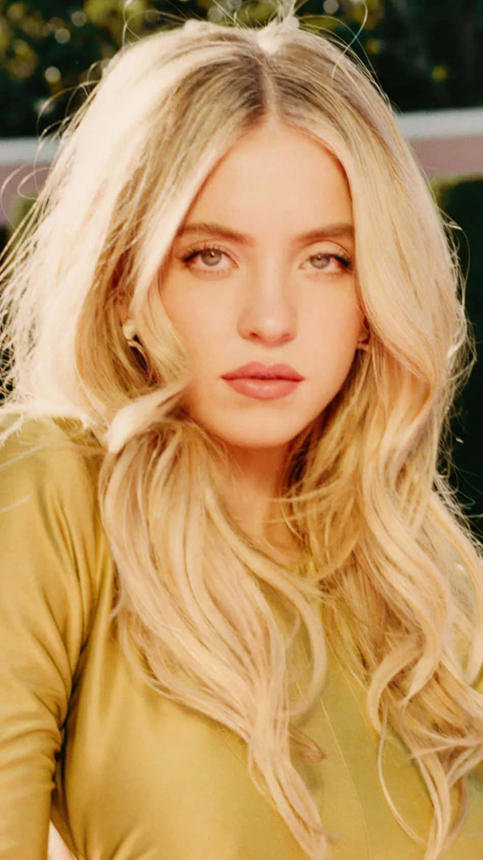 Download Sydney Sweeney Blonde Portrait