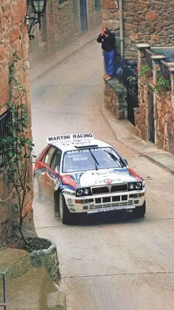 Awesome Lancia Delta Wallpaper