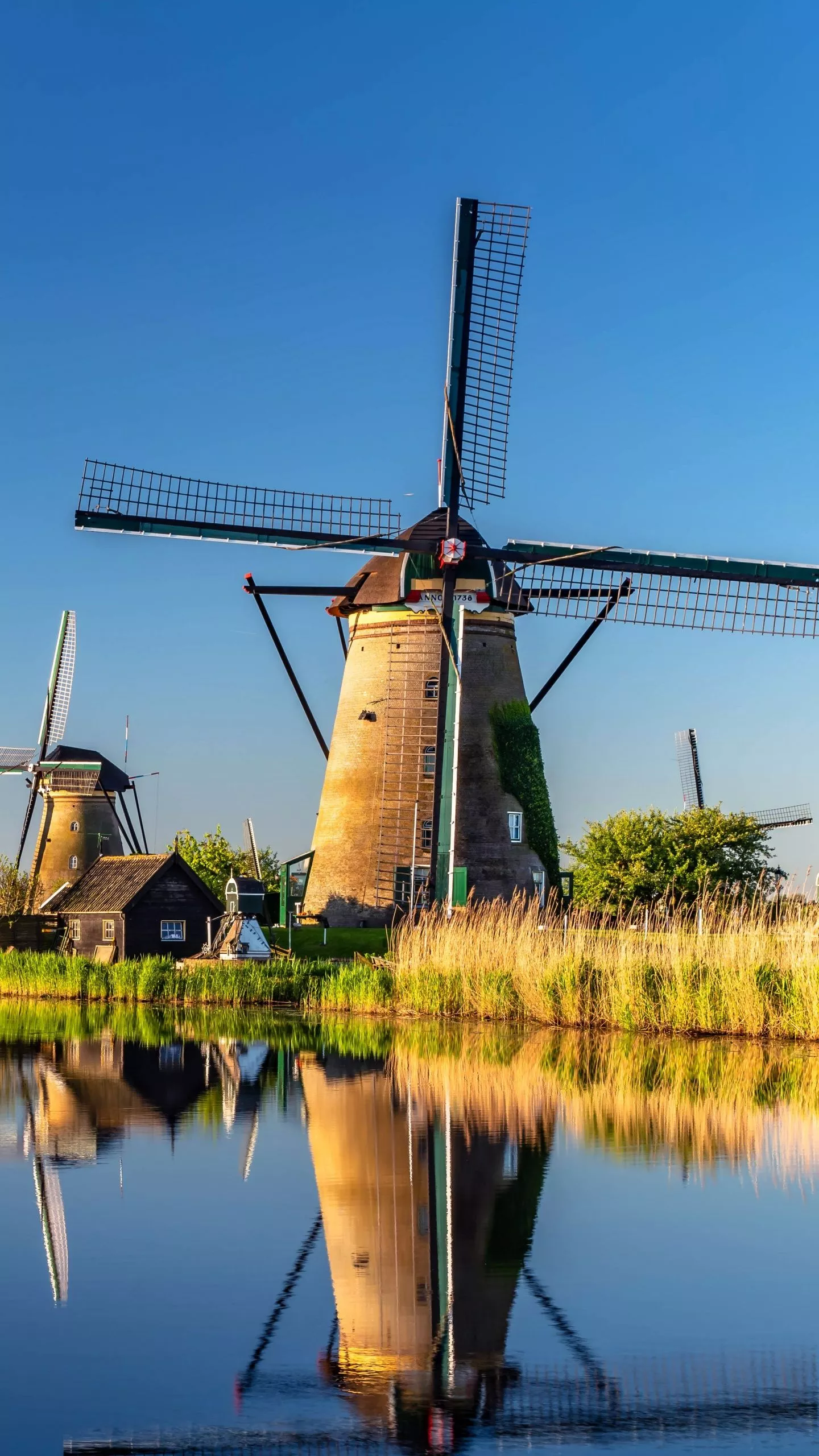 Windmills at Kinderdijk Wallpaper 4K