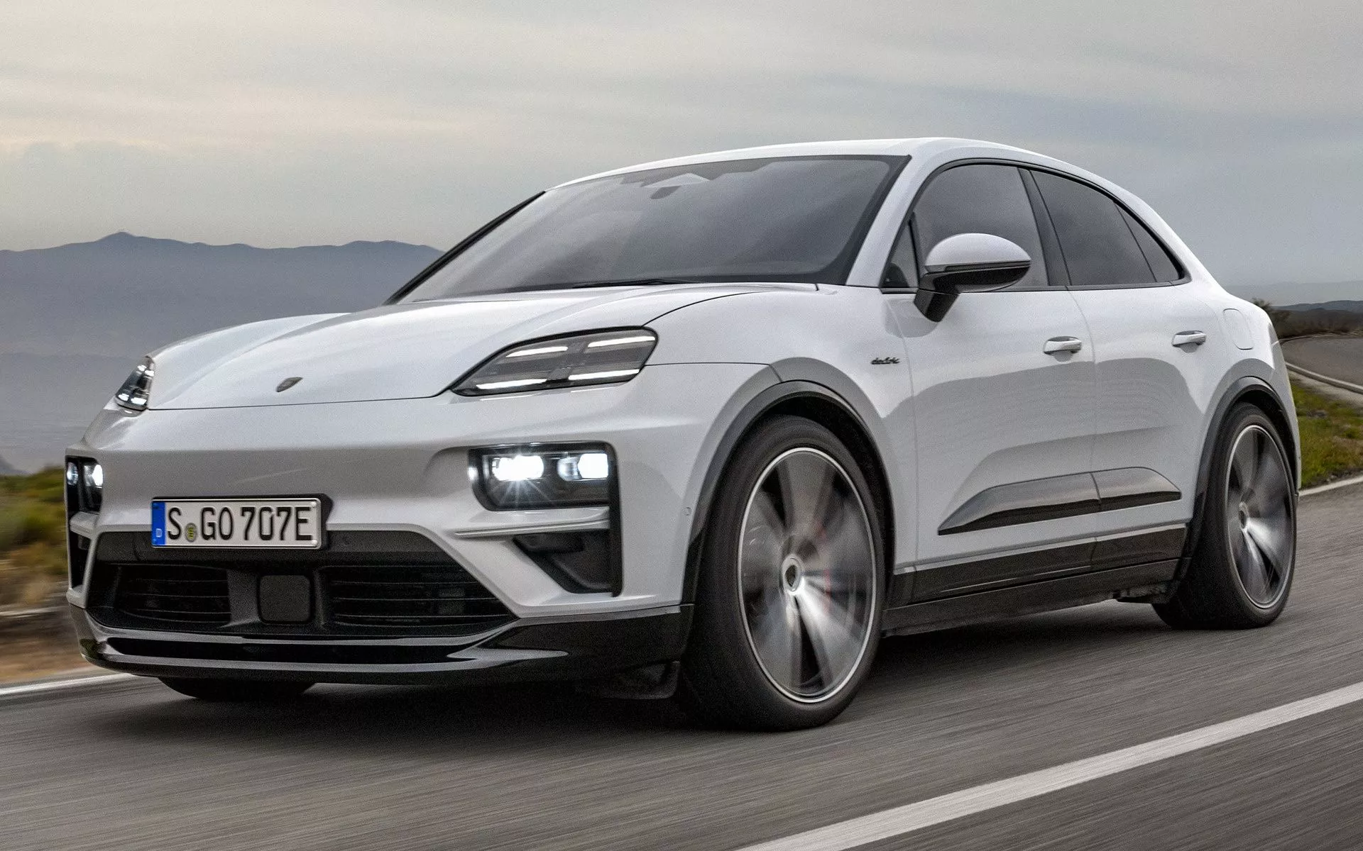 2024 Porsche Macan Turbo
