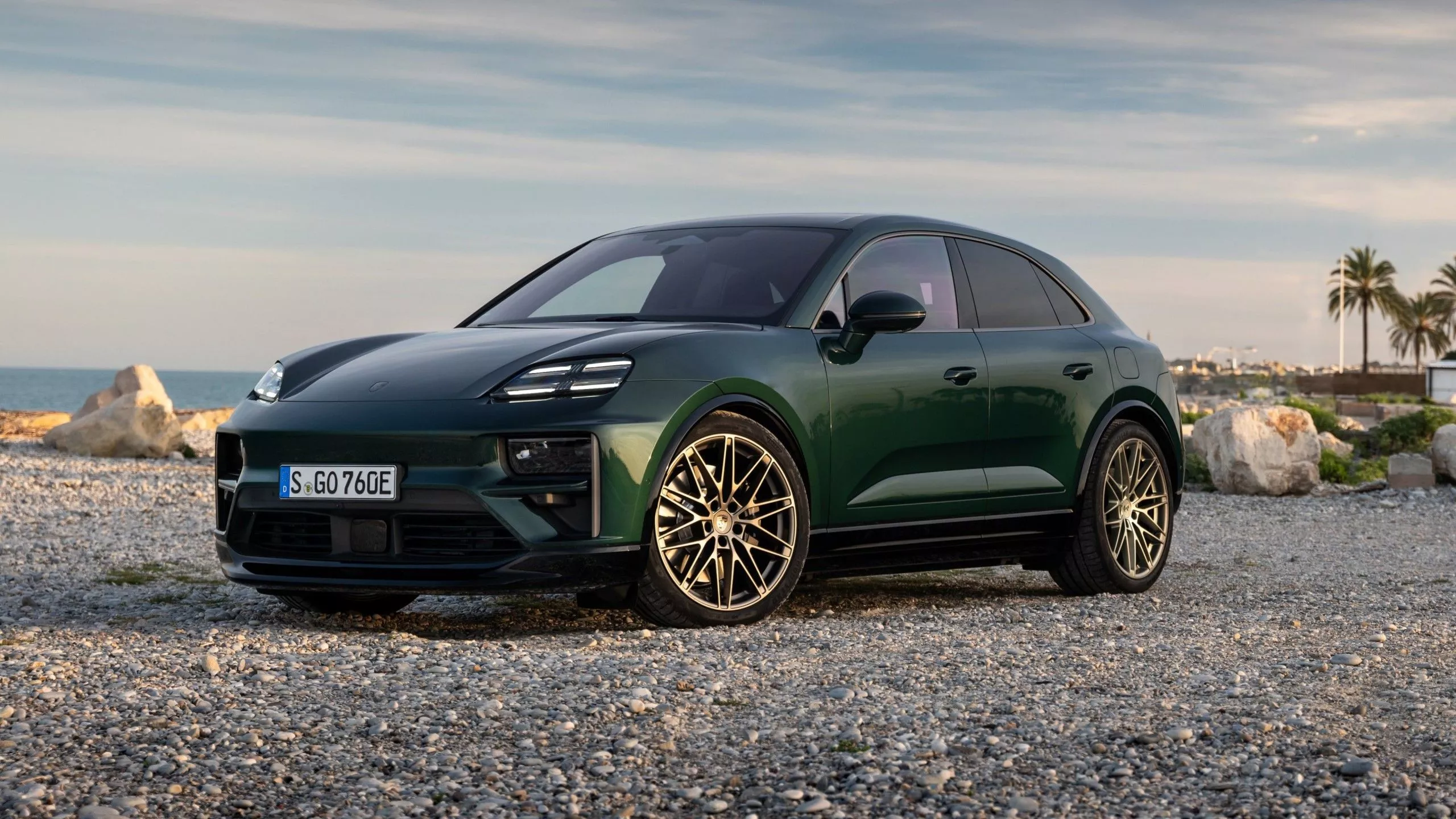 Porsche Macan Turbo 2024 Wallpaper
