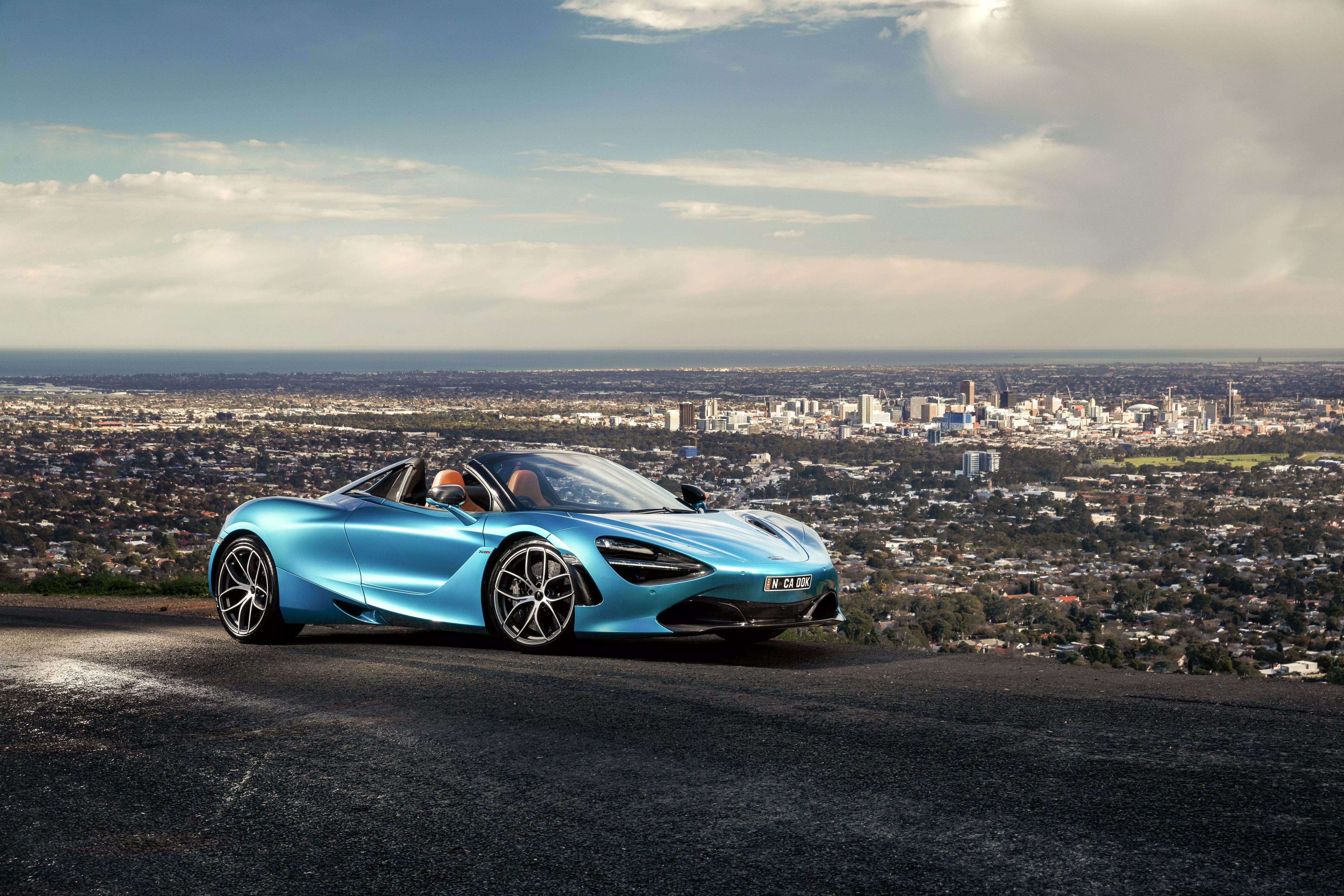Convertible McLaren 720S Spider